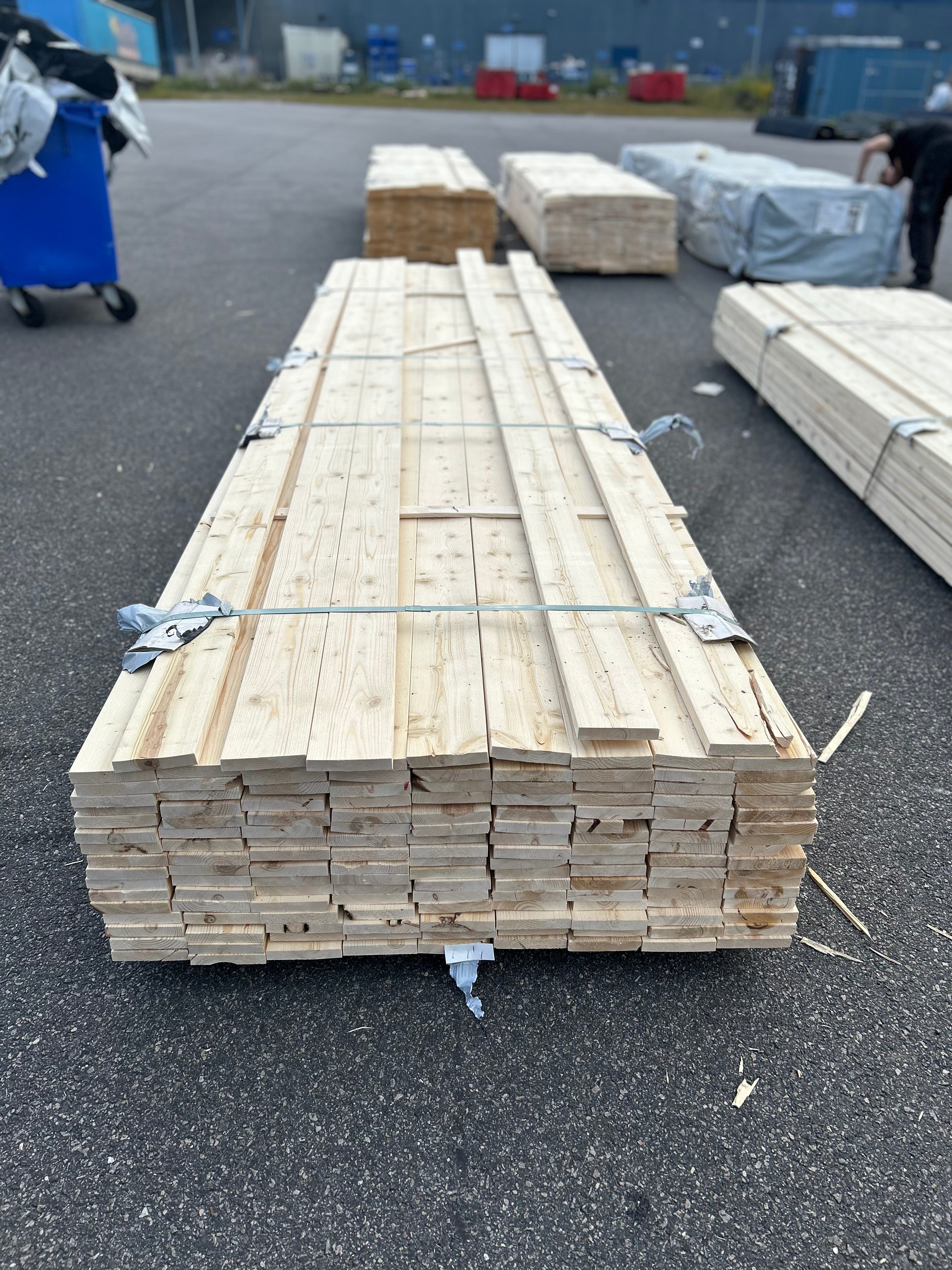 Paket Finsågad Panel 22x120mm 149st 4.20m – Andra sortering