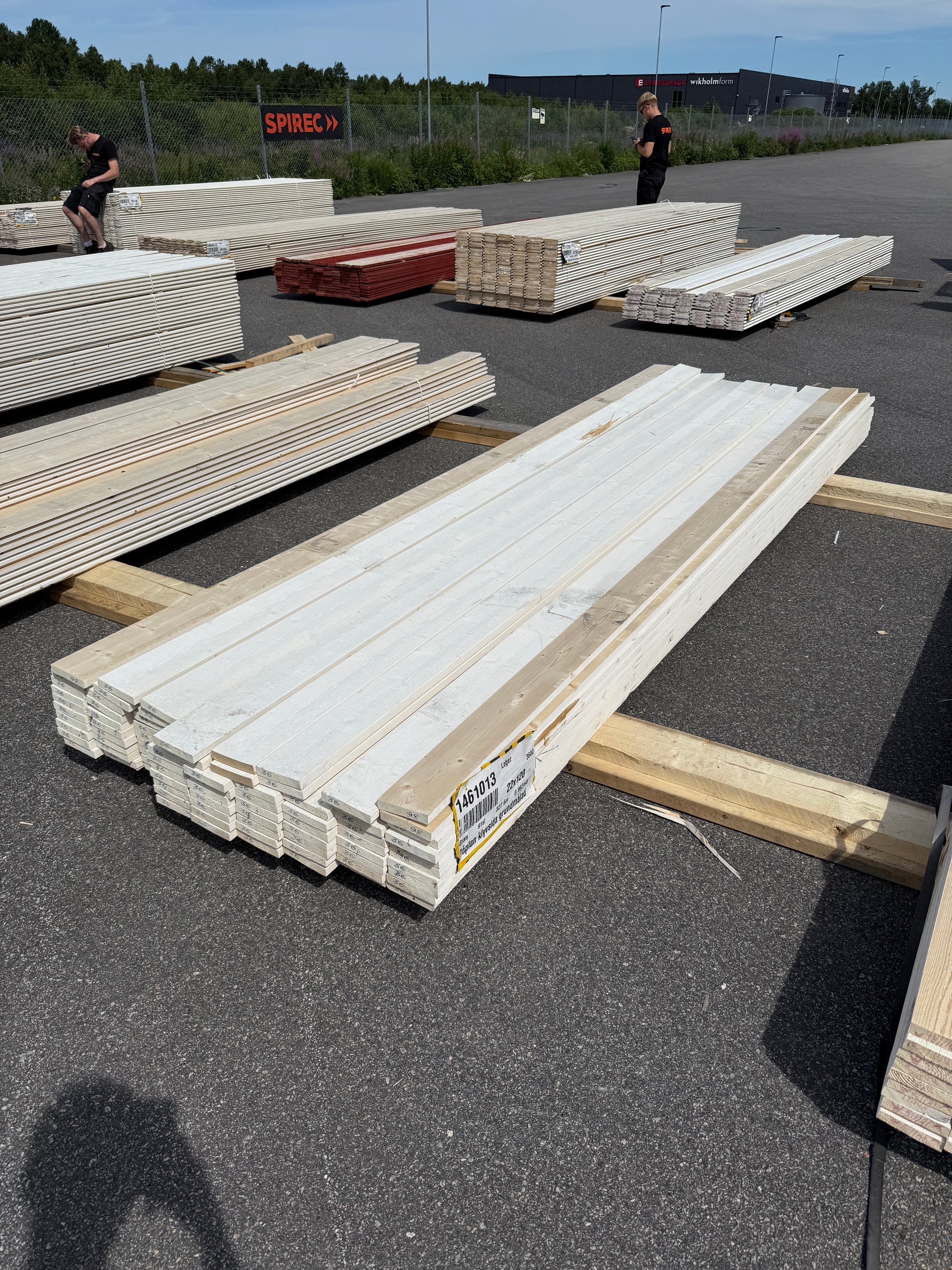 Paket Finsågade Brädor 22x120mm, 82st 3.60m Grundmålad