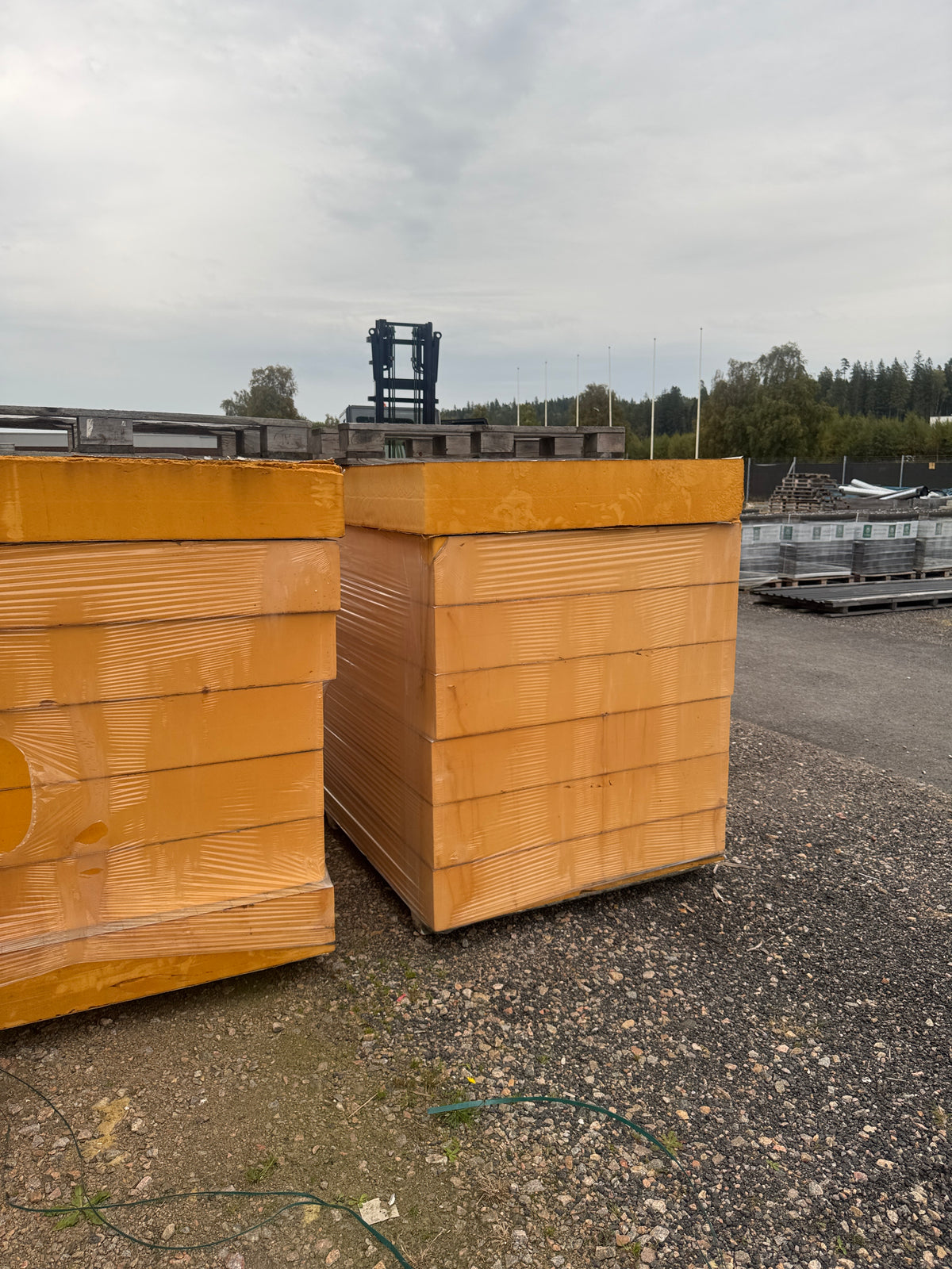 2 Pall PIR-isolering 210x1200x2400mm – 14st – ca 40,3m²