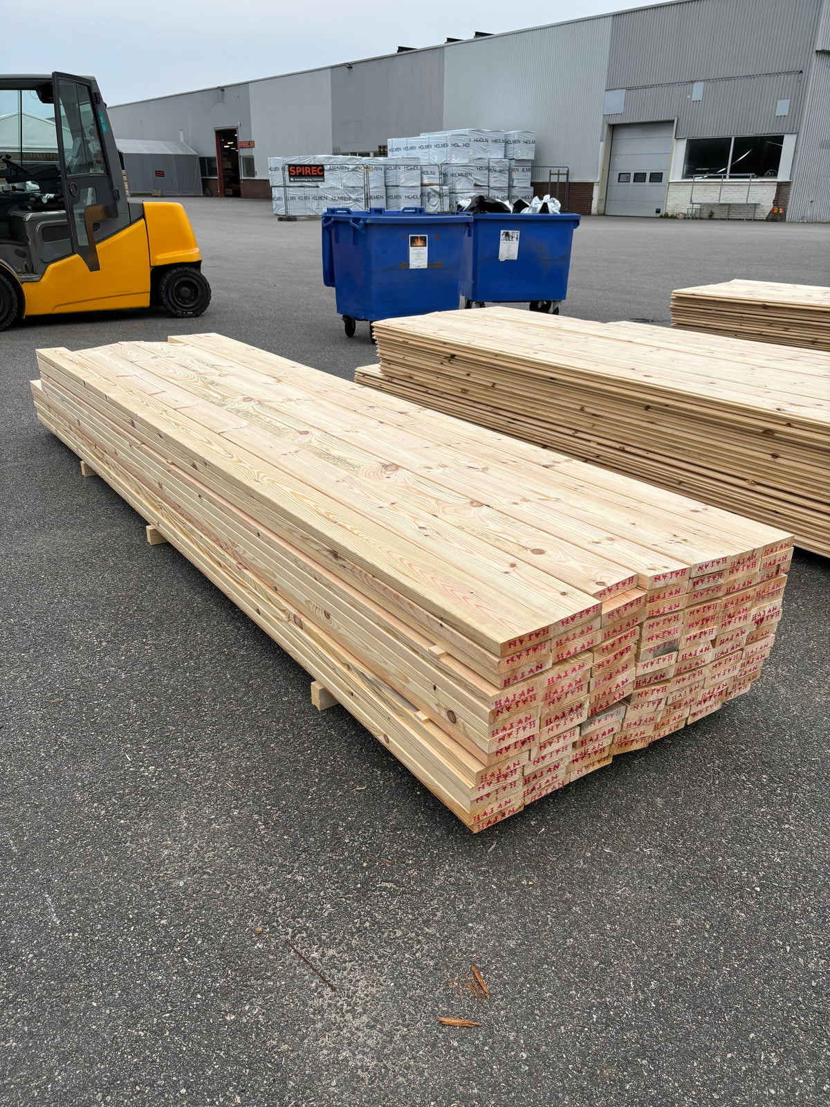 Paket Hyvlade Furu Reglar 36x148mm 3,60–4,20m – 91st (Andra sortering)