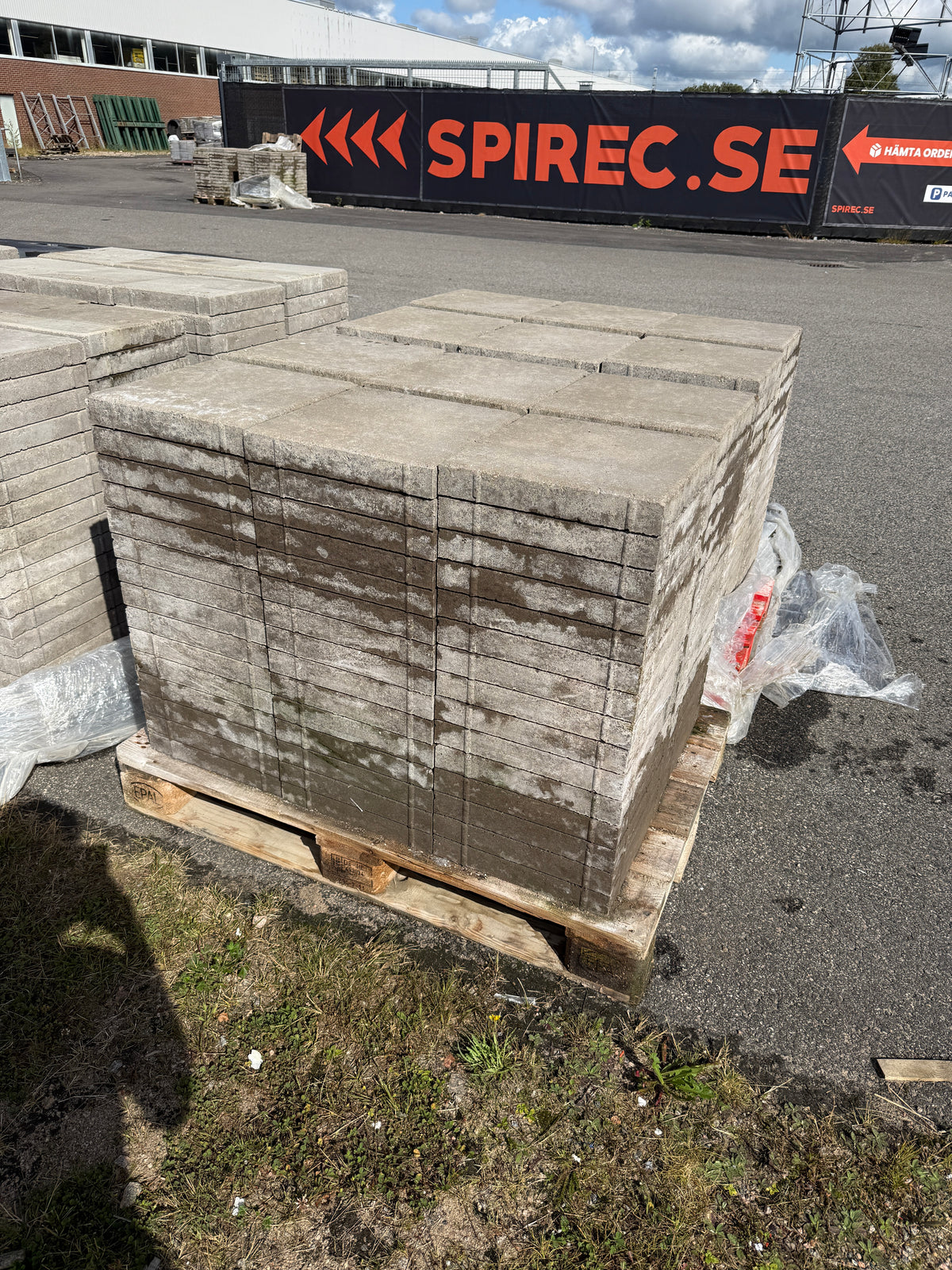 Marksten S:t Eriks 50x350x350 mm – Slät Grå