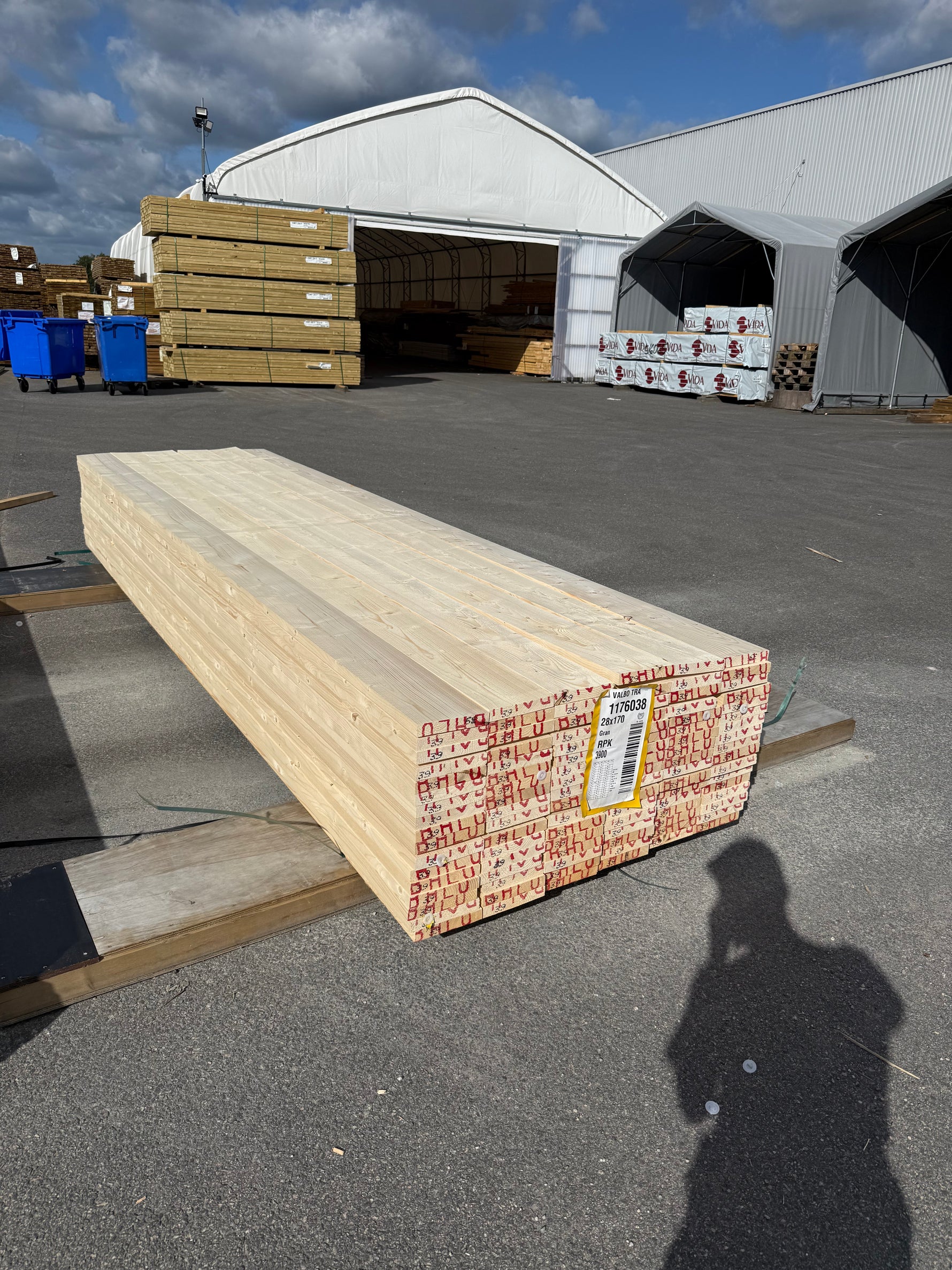 Paket Finsågade Brädor 28x170mm, 102st 3,90m (revor)