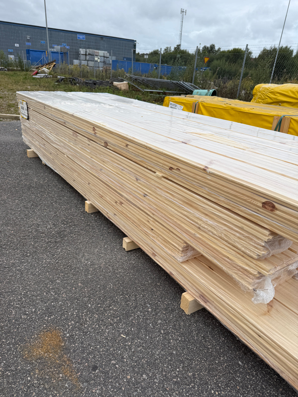 Parti Furugolv Borstad Ljusgrå Ekonomi 25x160 mm – 56,64 m²