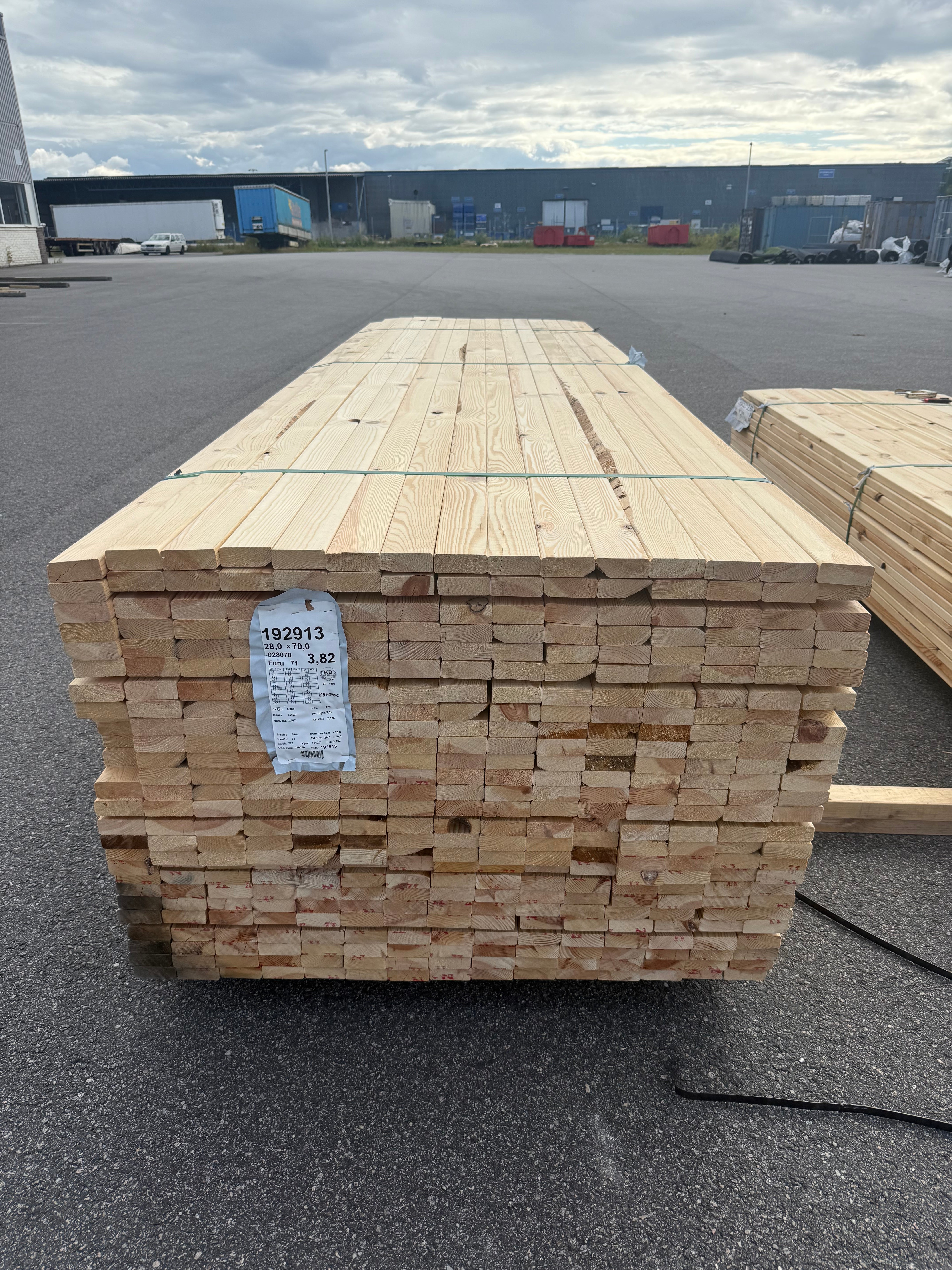 Paket Glespanel28x70mm furu 390st