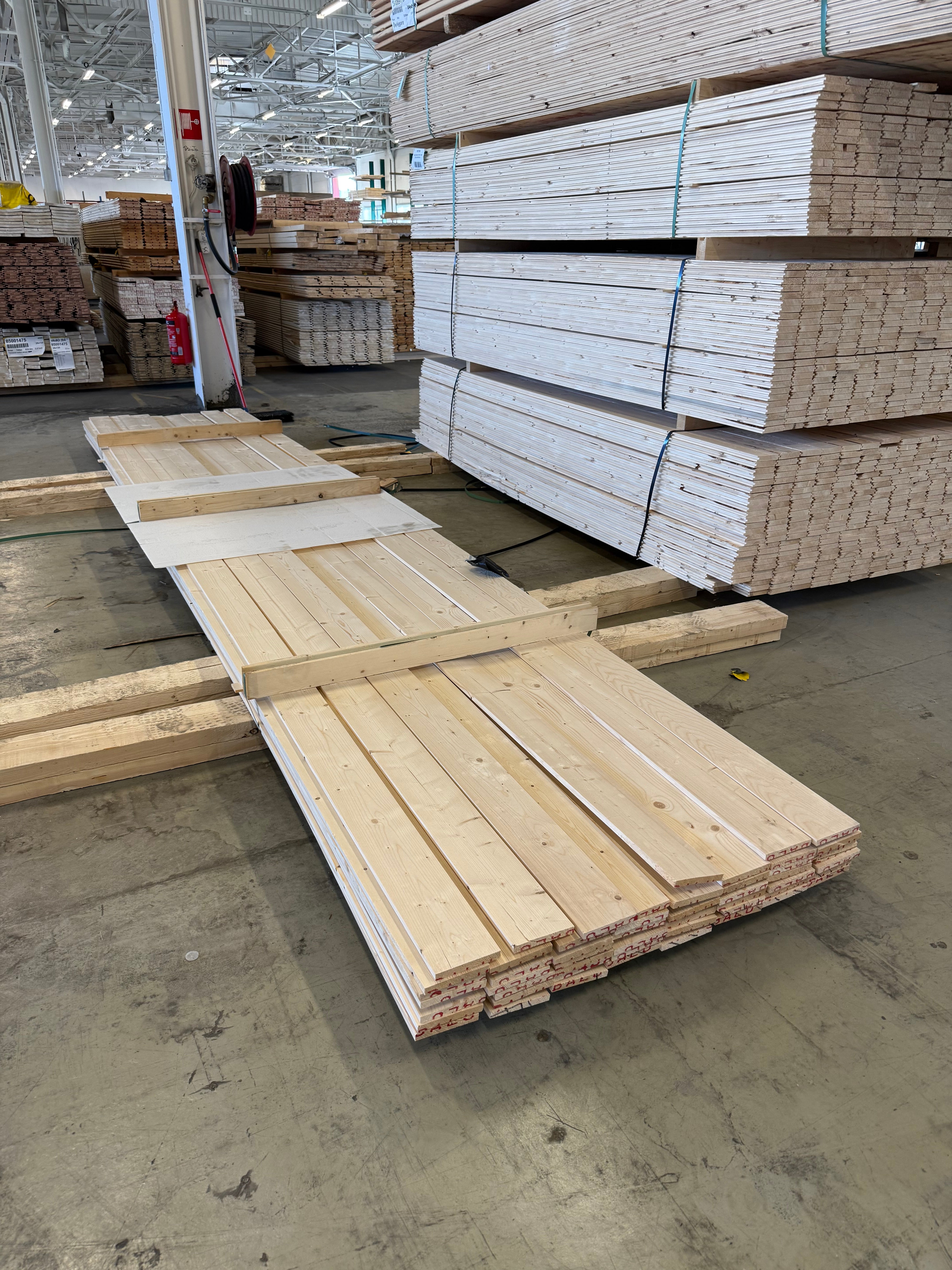 Paket Hyvlade Brädor 15x120 mm – 5,40 m – 53 st