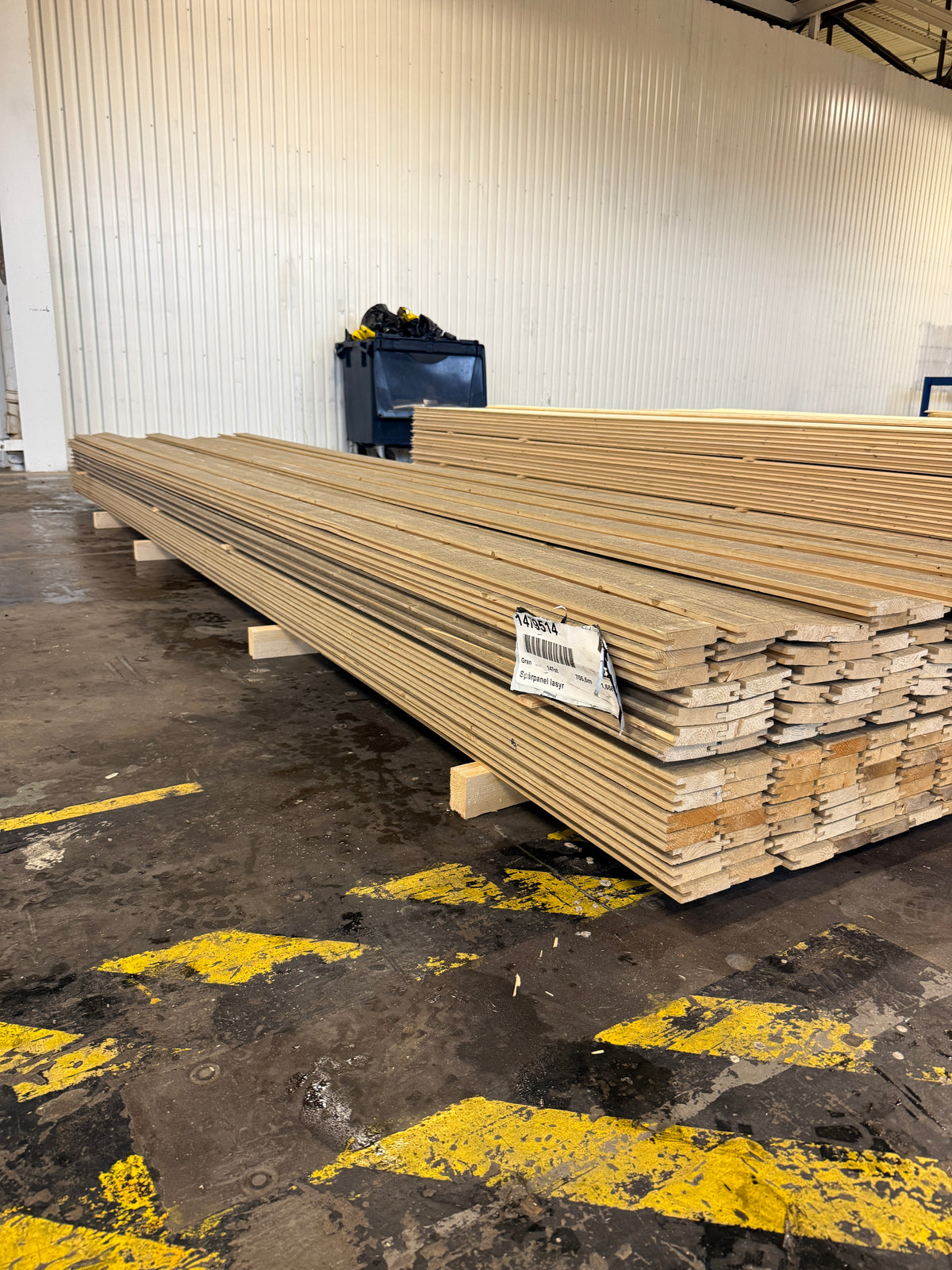 Paket Spårpanel Lasyr 22×95 mm 4,80 m – 143 st