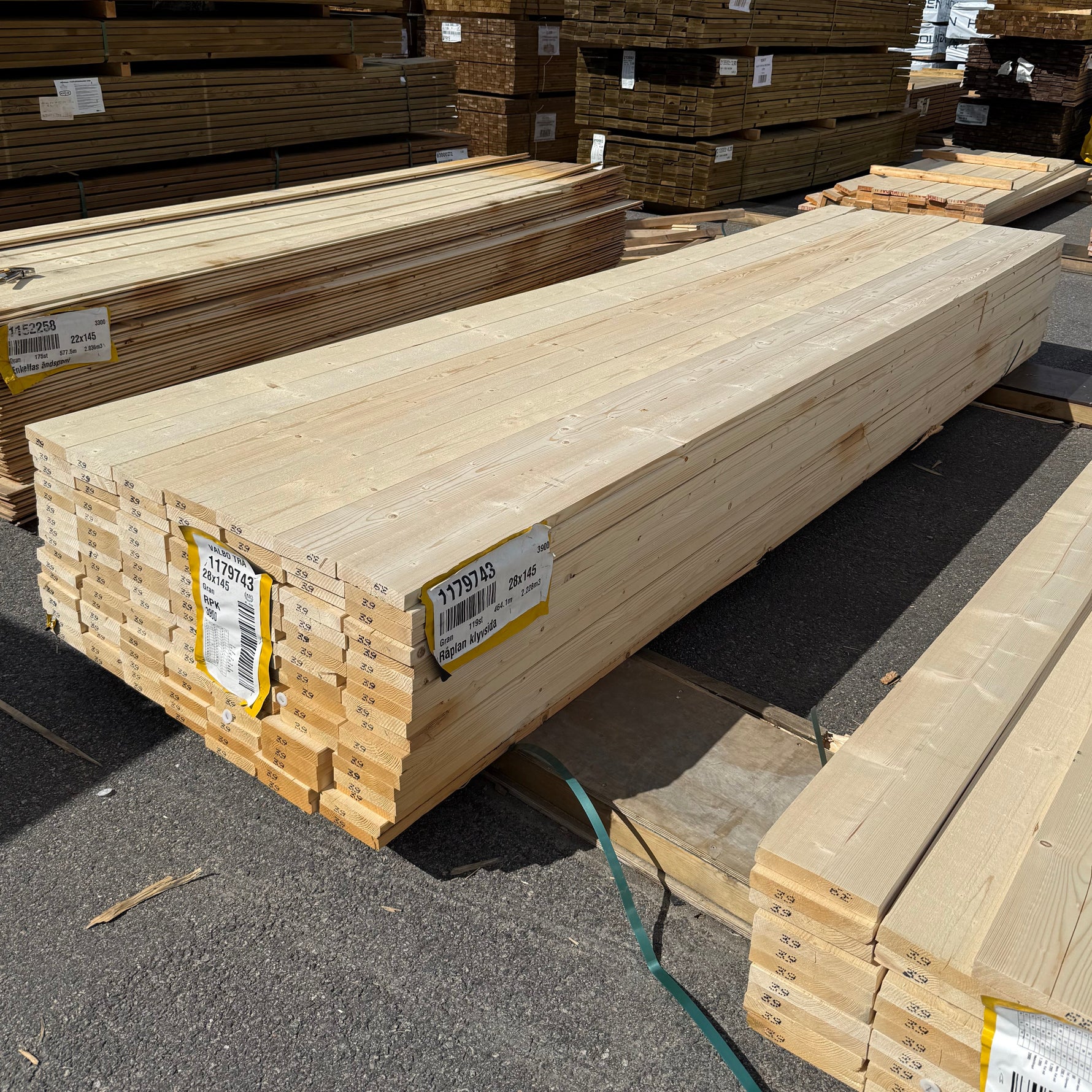 Paket Finsågade Brädor 28x145mm, 119st 3,90m