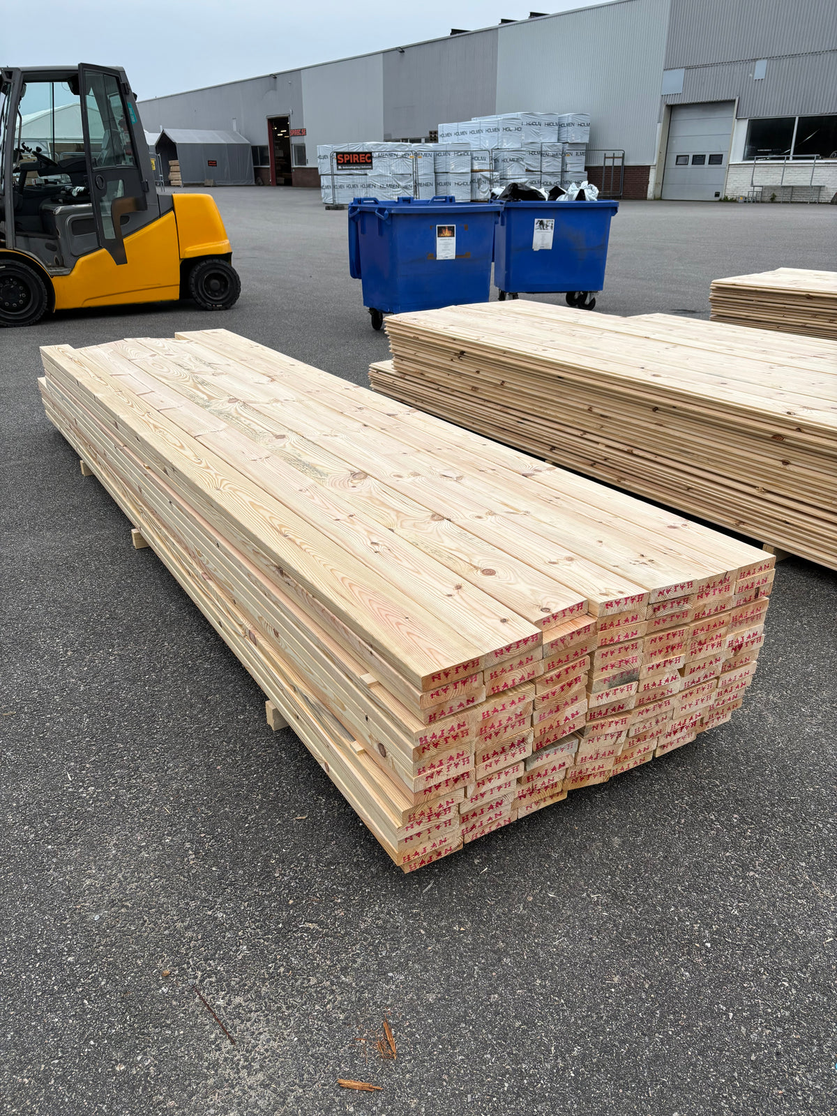 Paket Hyvlade Furu Reglar 36x148mm 3,60–4,20m – 91st (Andra sortering)