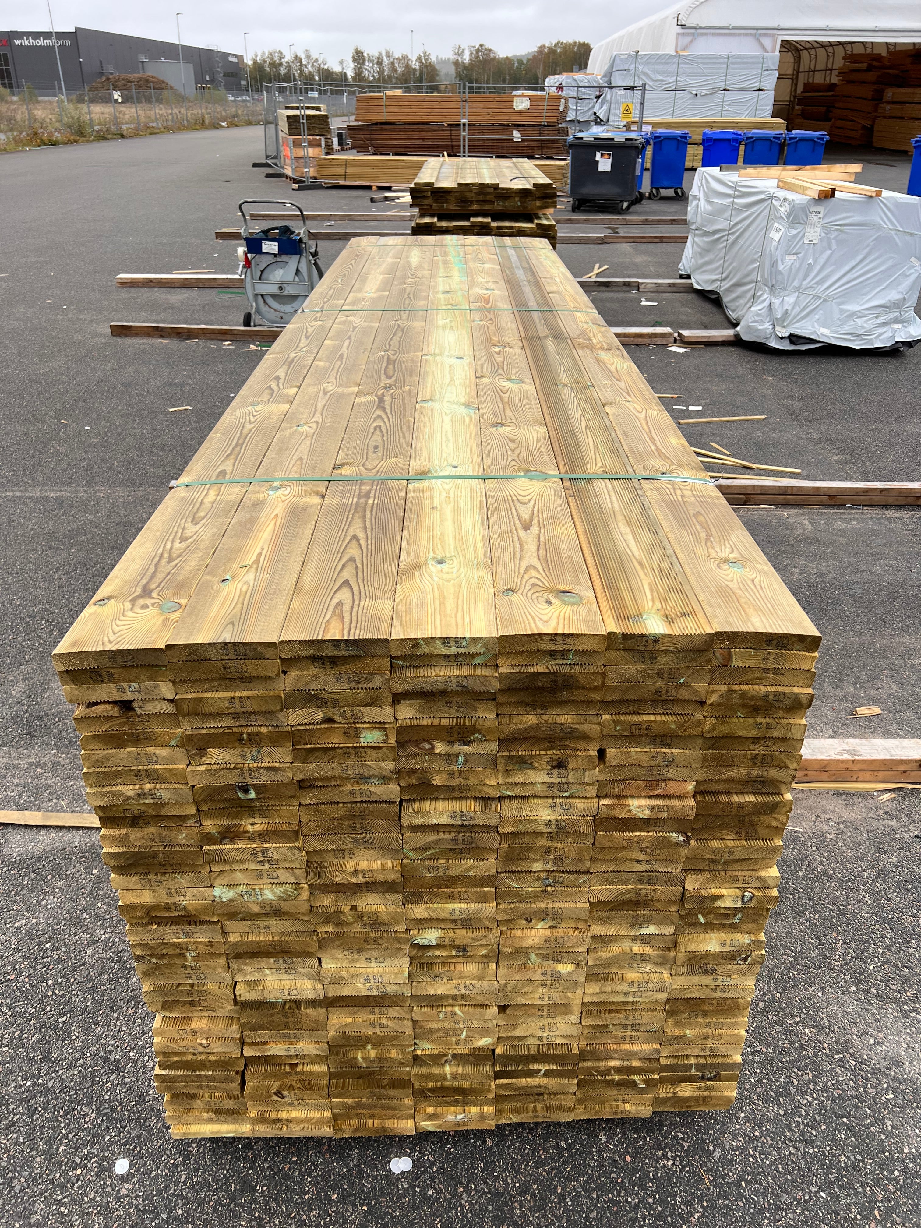 Paket Tryckimpregnerad Trall 27x145 Rillad 245 st 4,20m (B-Sortering)