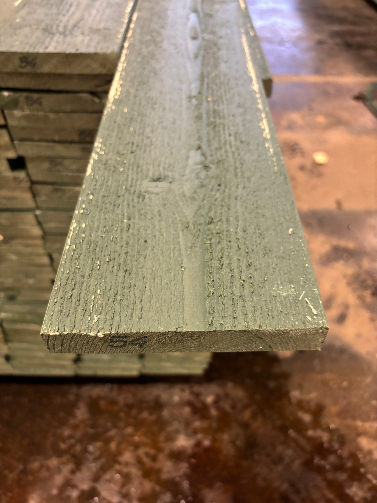 Paket Finsågade Brädor 22×145 mm Mellanstrukna 5,40 m – 210 st