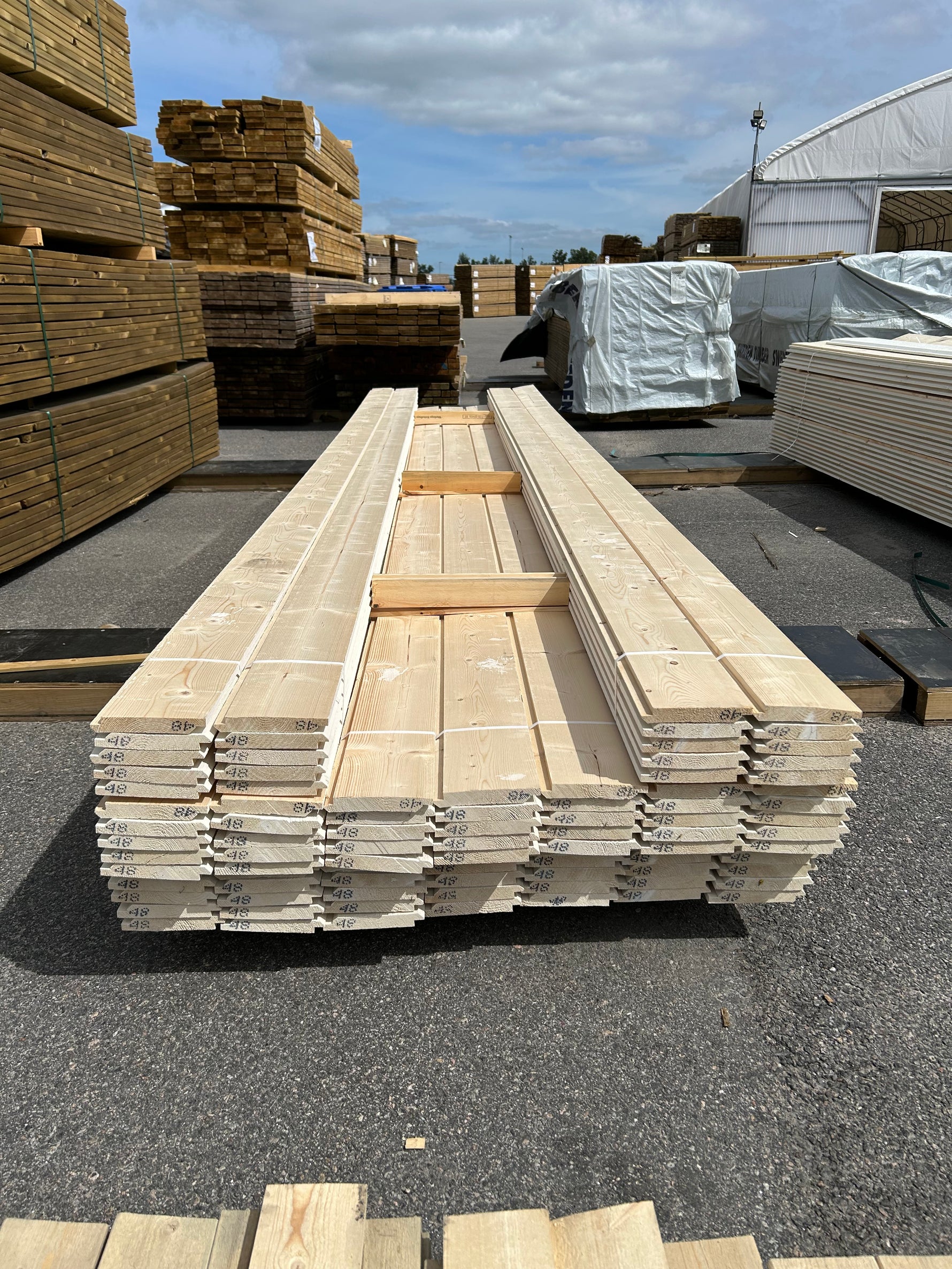 Paket Ytterpanel Dubbelfas Halvspont 22x145mm 4,80m 90st Grundmålad