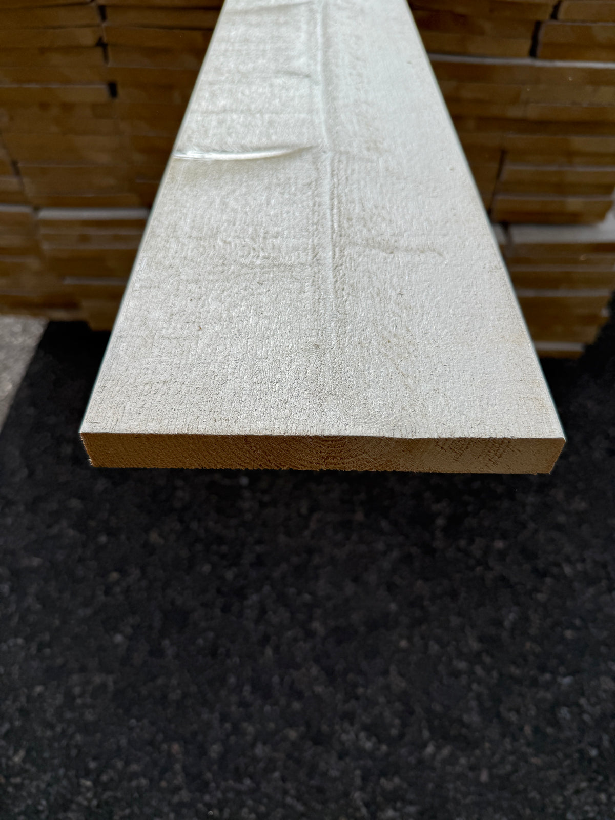 Paket Finsågade Brädor 22x170mm, 146st 5,40m Grundmålade