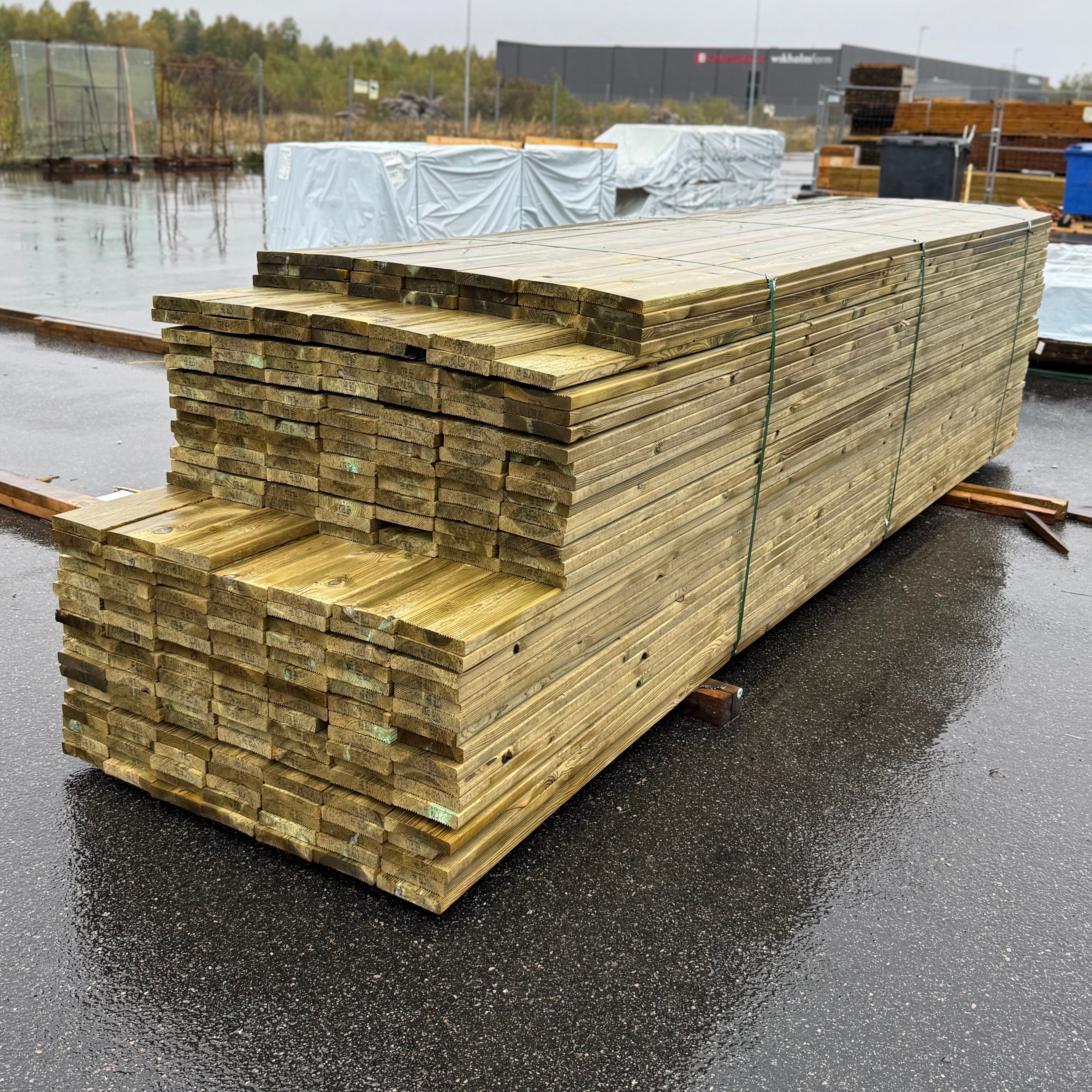 Tryckimpregnerad Rillad Trall 27x145 – 245 st, 3,6-4,20m (B-sortering)