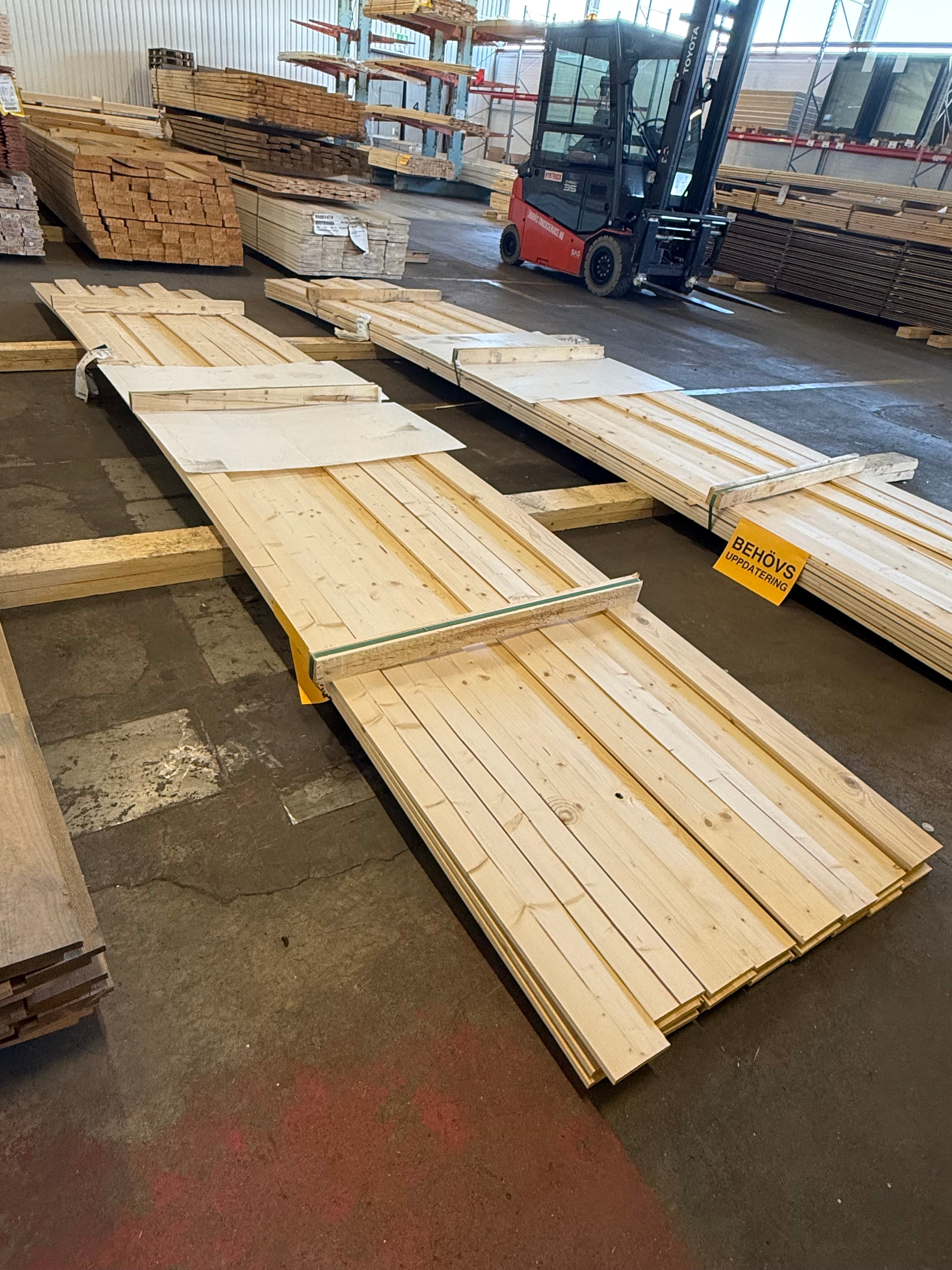 Paket Hyvlade Brädor 15x120 mm – 5,40 m – 26 st