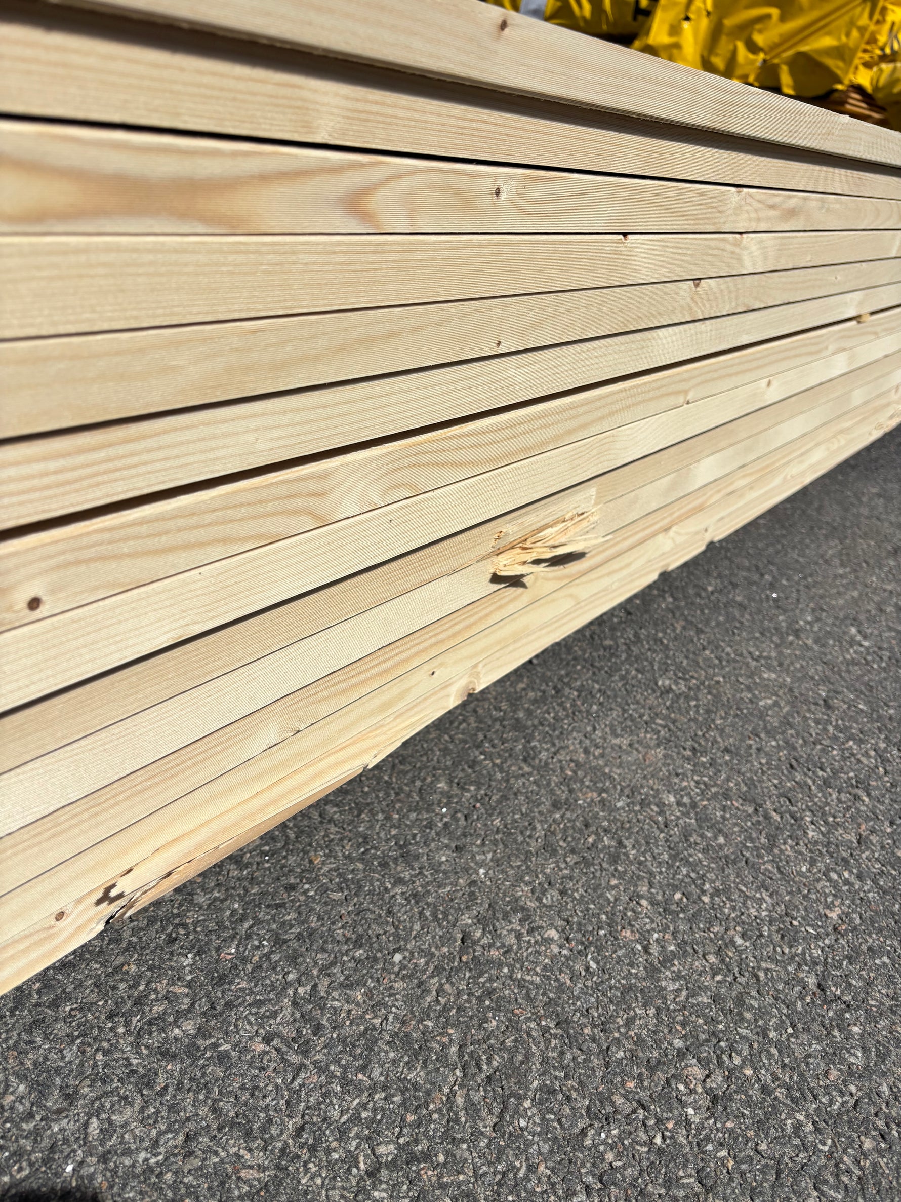 Paket Finsågade Brädor 28x145mm, 3,90m 90st