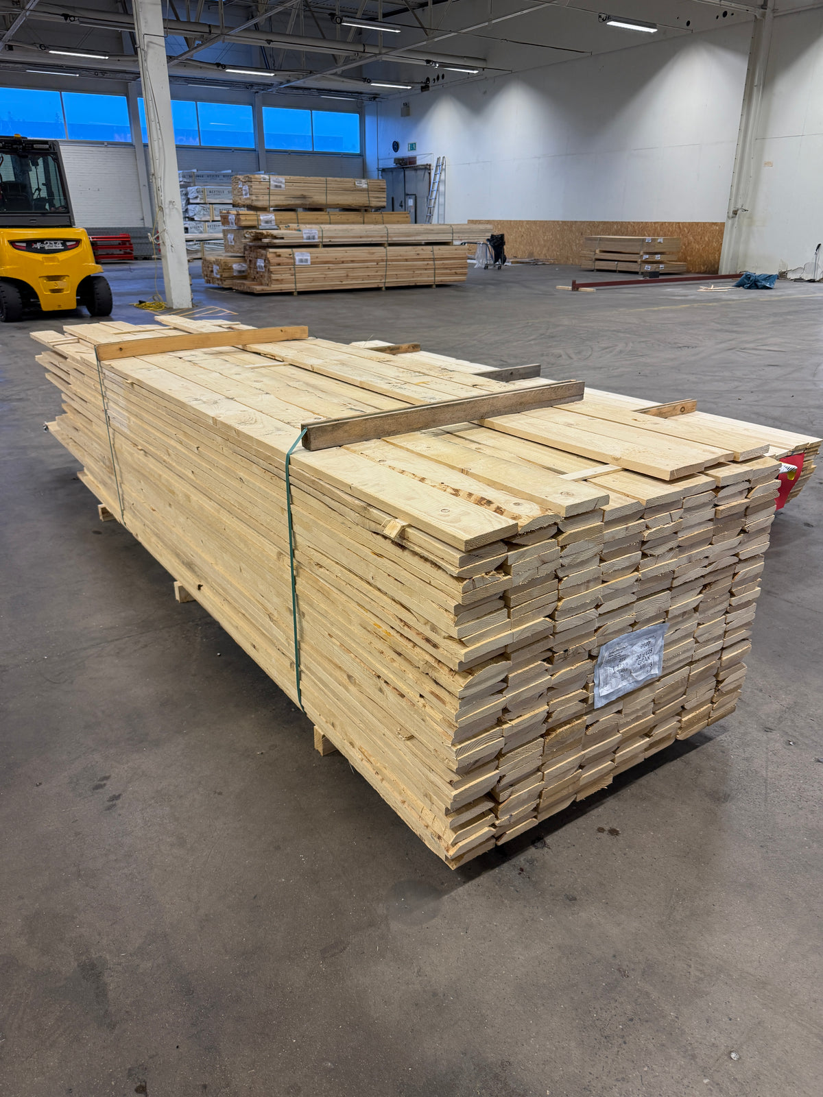 Paket Råsågade Brädor 22×125 mm – (2,40–3,60 m) – 246 st