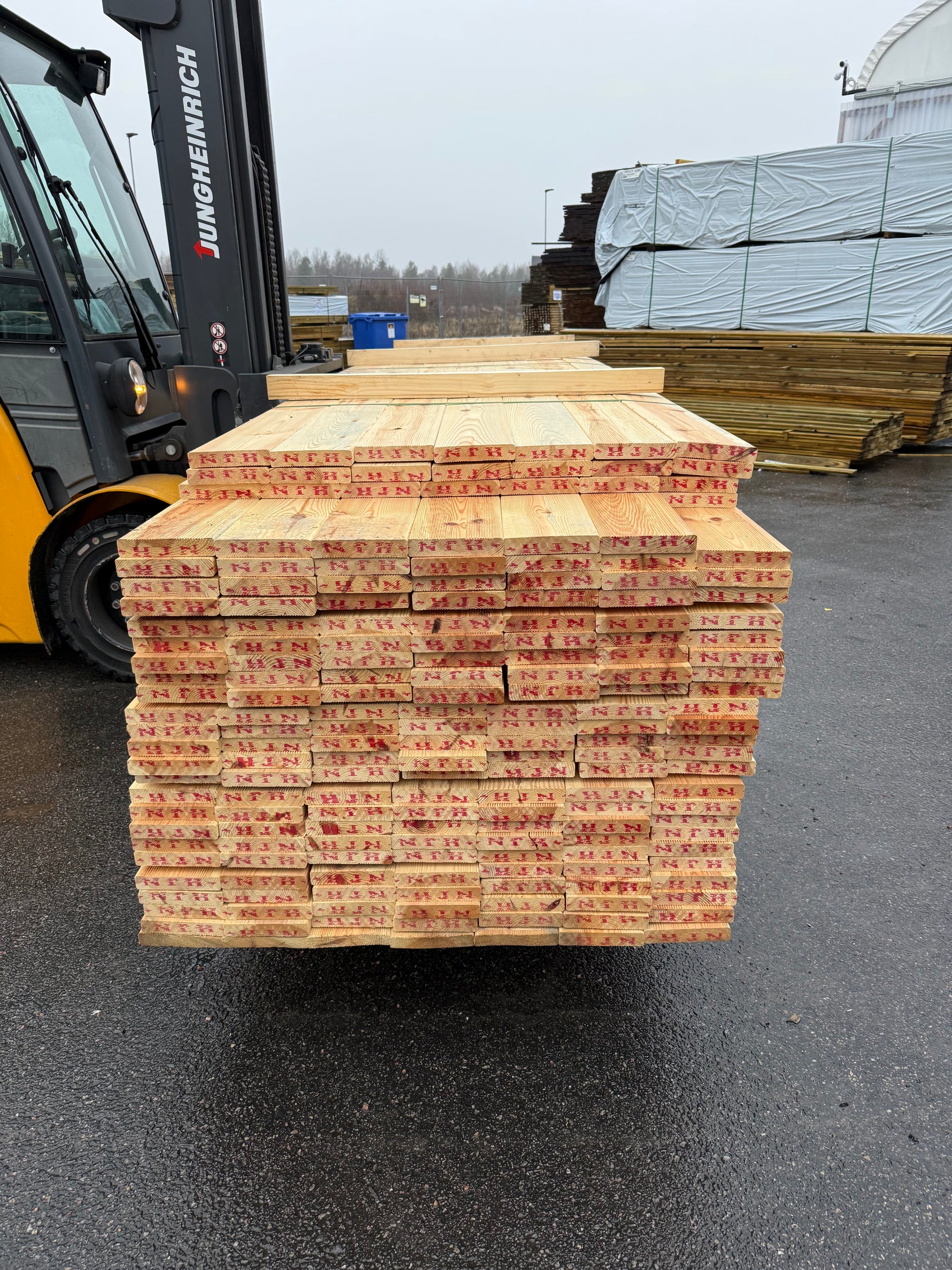 Paket Rillade Brädor 27x145mm Furu 3.90-4.50m (B-Sortering) - Spirec