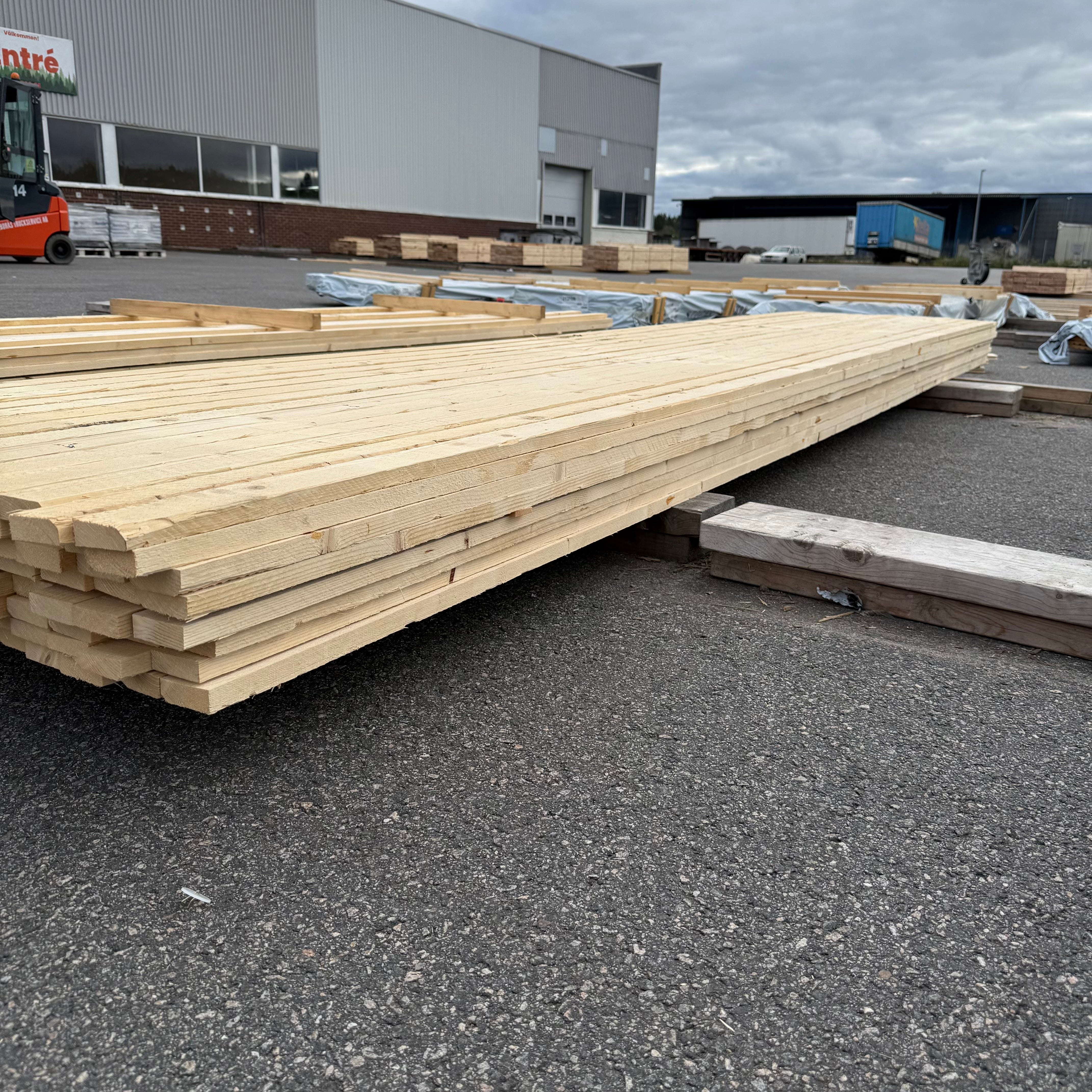 Paket Brädor 19x63mm – 119 st (4,50 m, gran, ohyvlad/råsågad)