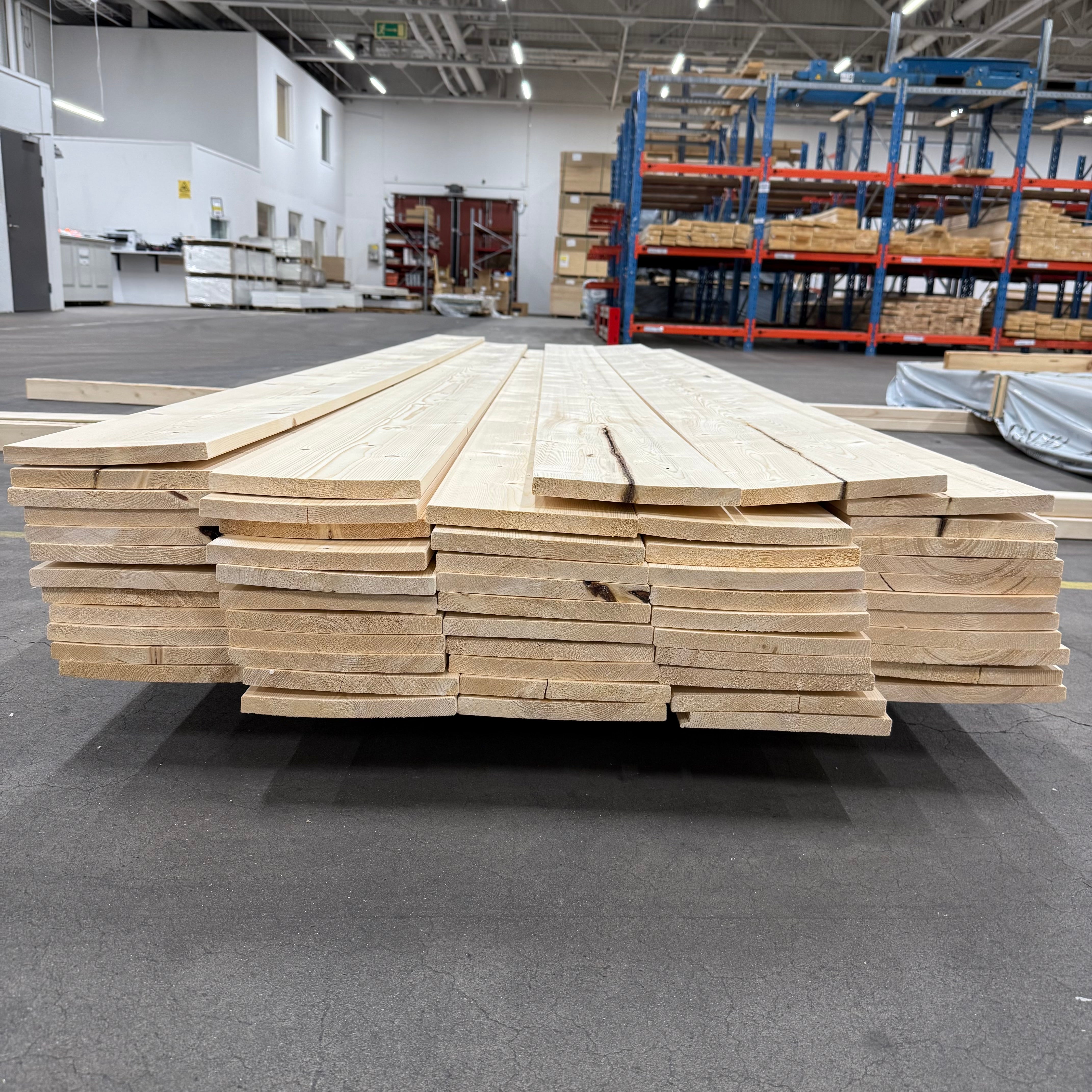 Paket Hyvlade Brädor 18x195mm – 56 st (3,3–5,5 m, gran, utskott)