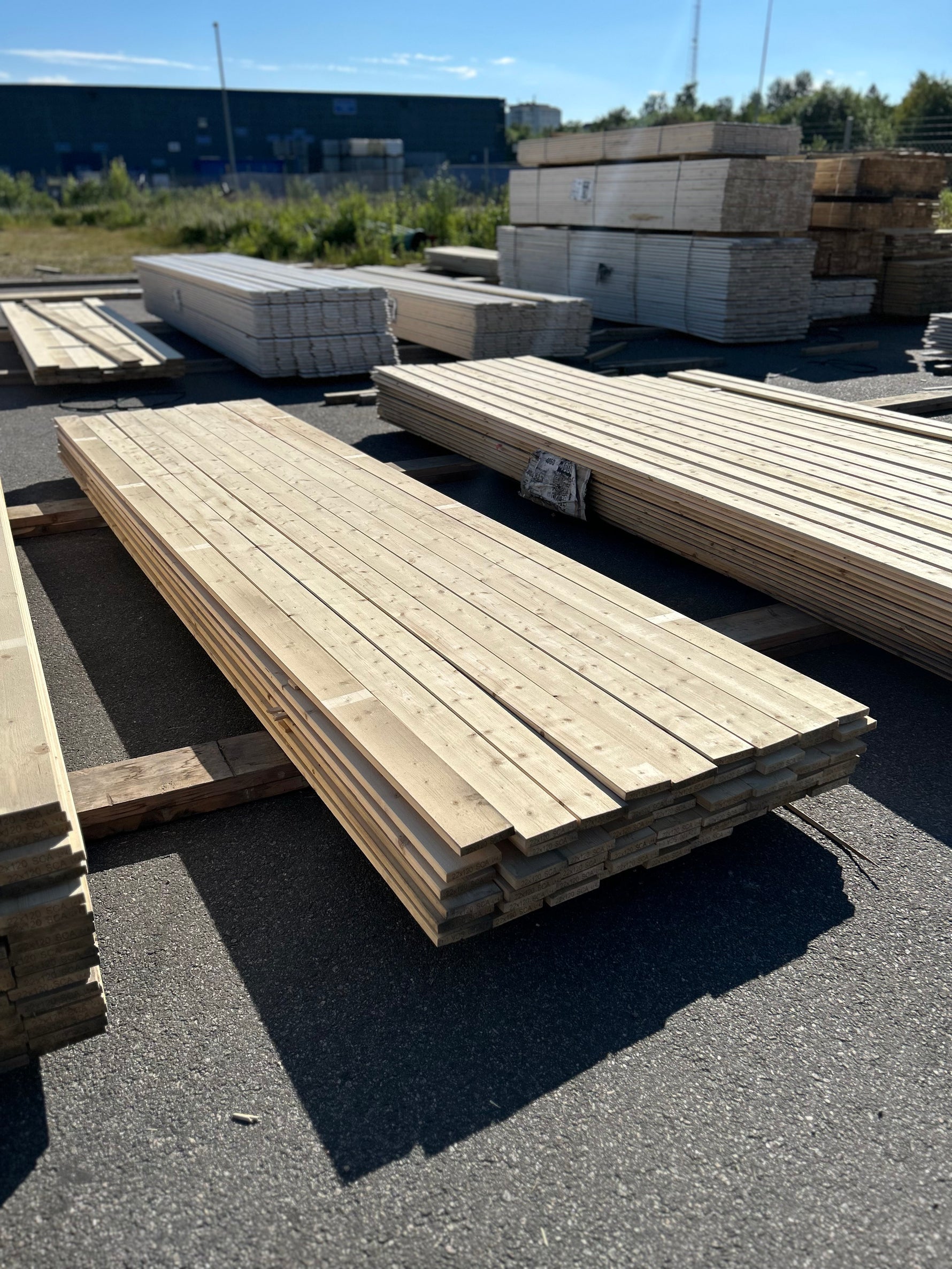 Paket Finsågade Brädor 22x120mm, 54st 4.20m- Fuktskadat