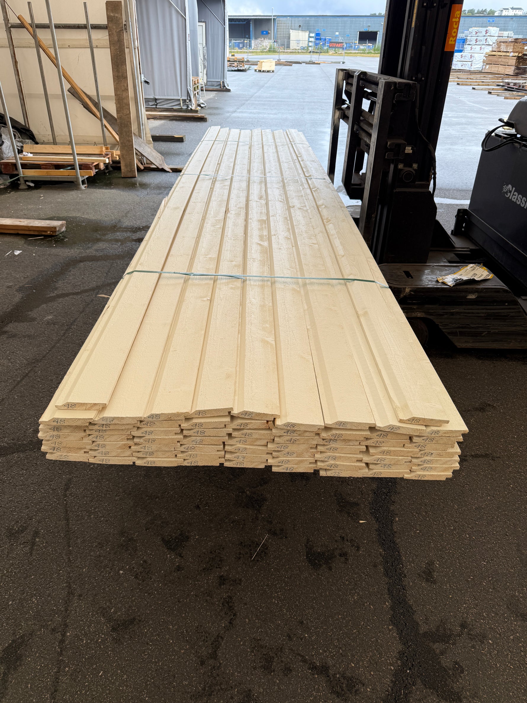 Paket Enkelfasspont 22x120mm 4,80m 65st Grundmålad