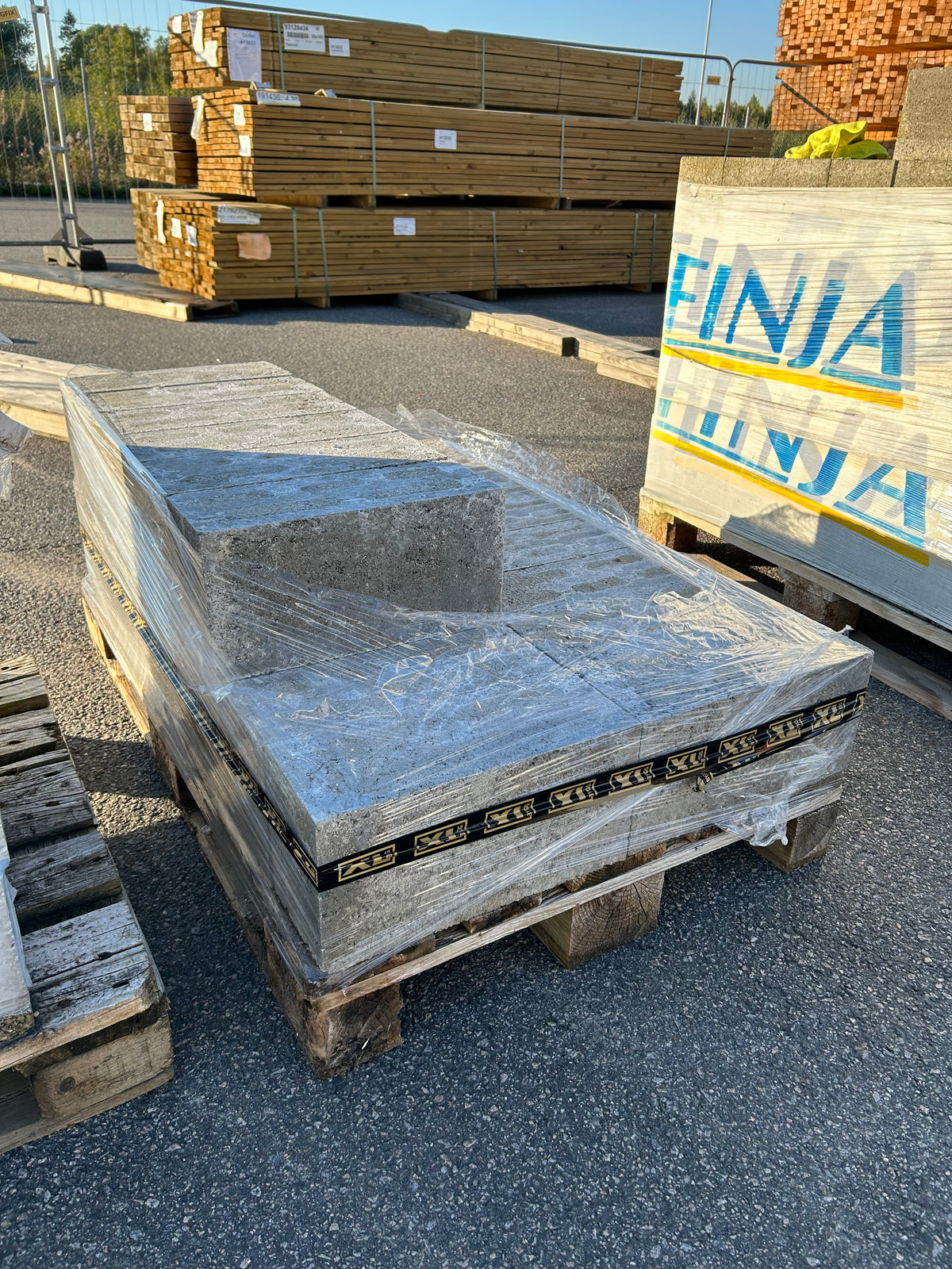 Pall Finja Betong Hålsten 15H 190×150×390 mm – 22 st