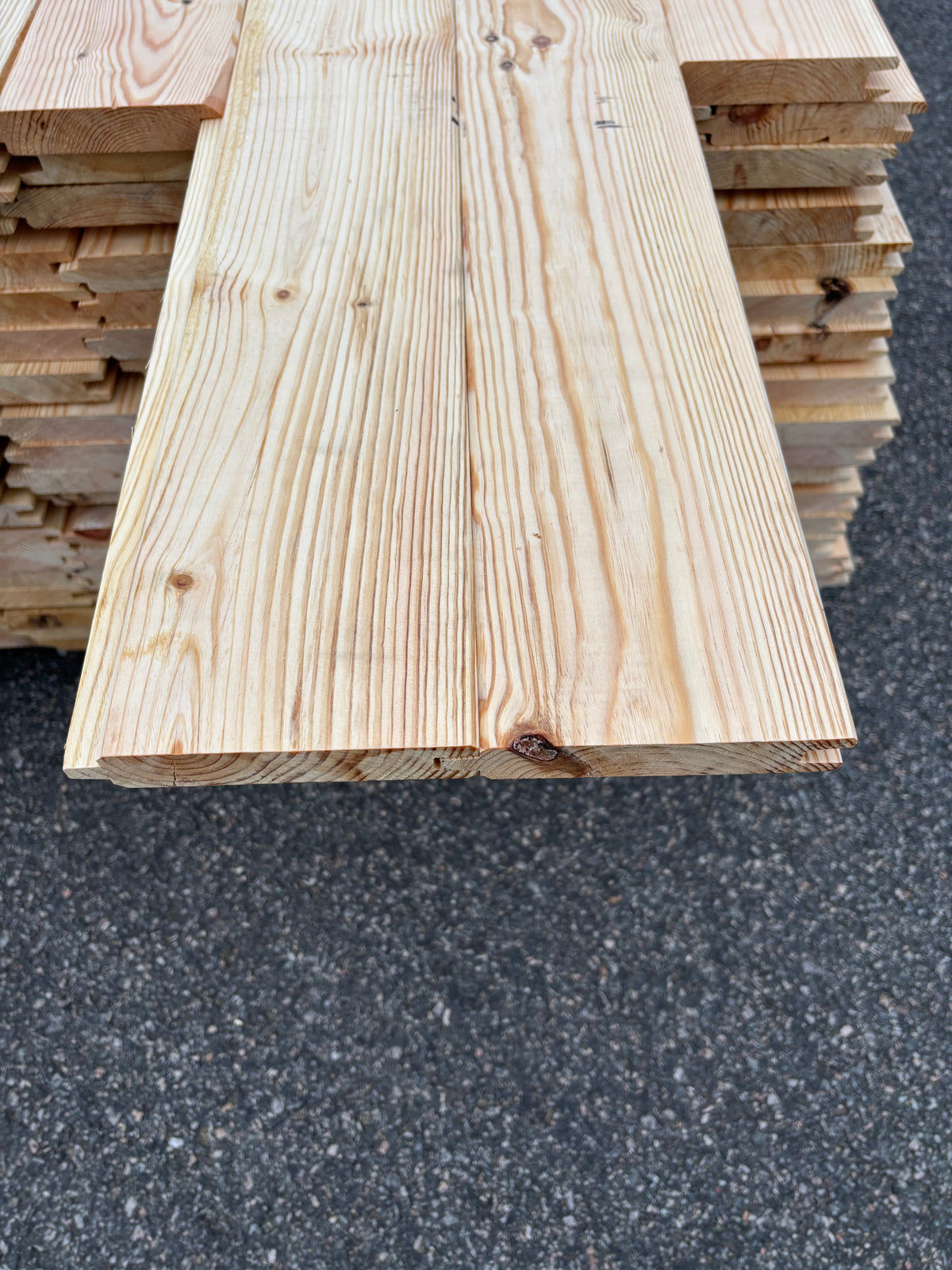 Paket Spontade Furu Brädor 27x145mm 5,40m – 152st (Andra Sortering)