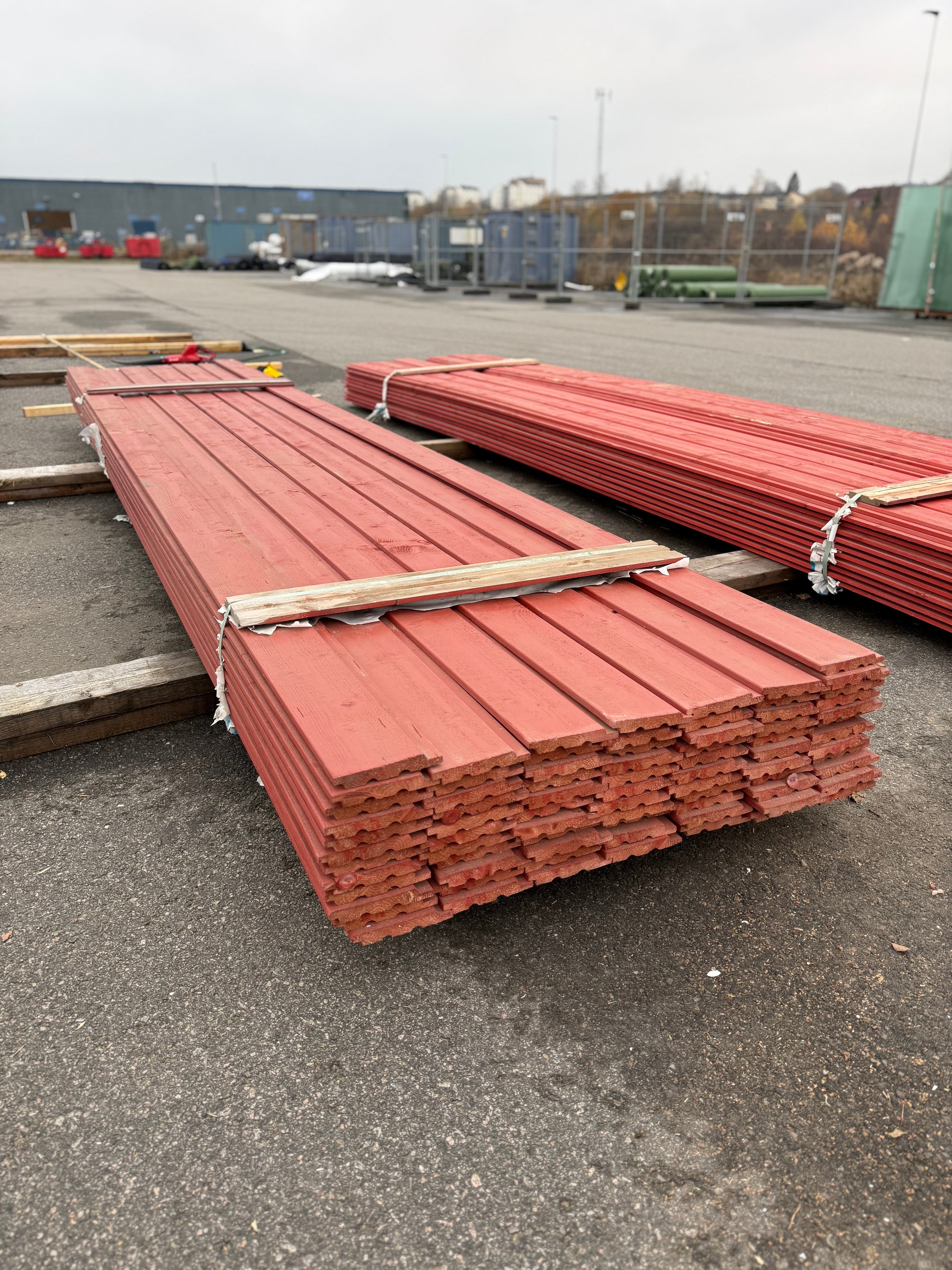 Paket Ytterpanel Falsad Enkelfas 21x147mm – 79 st (4,80 m, Brandröd)