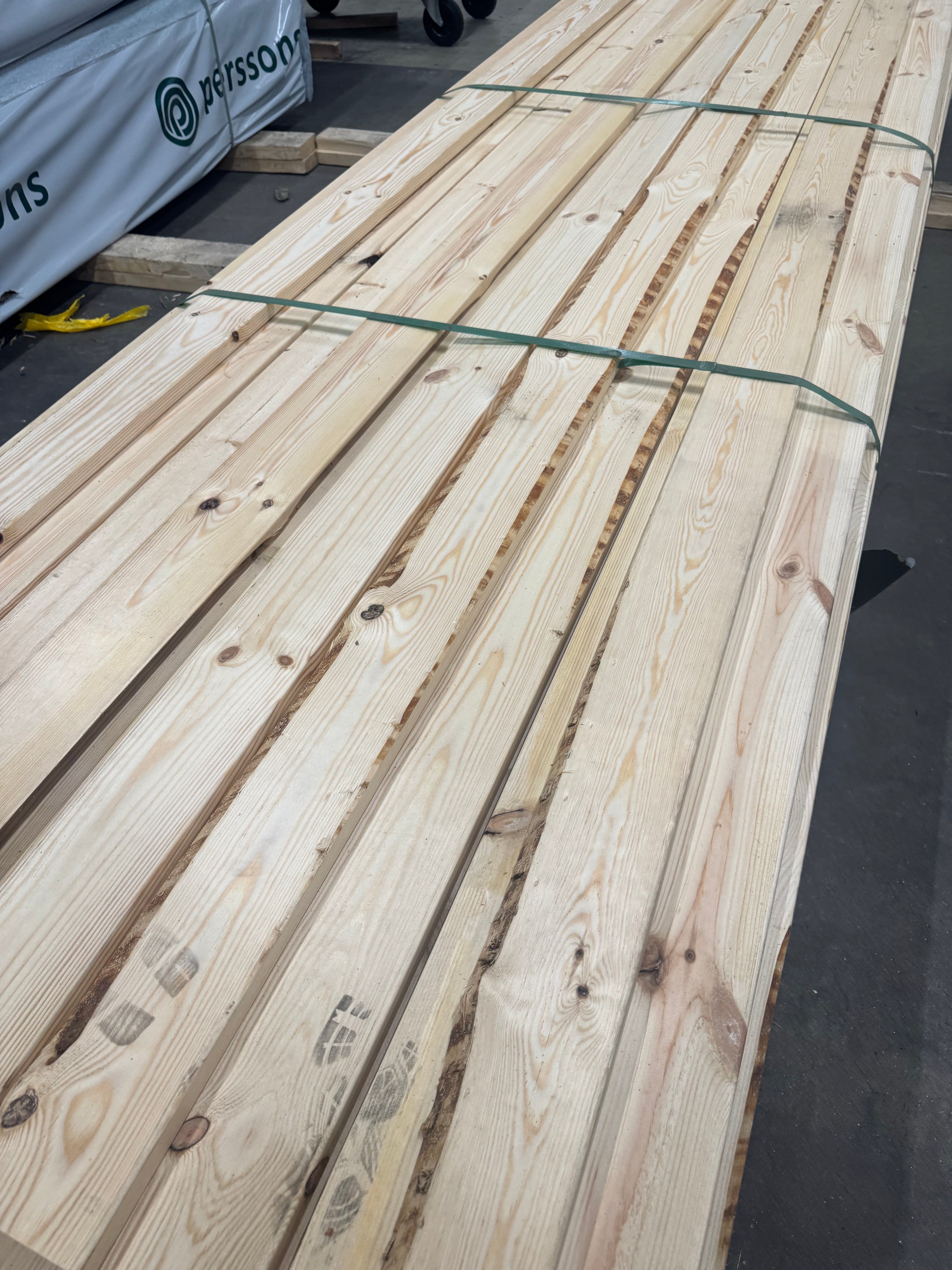 Paket Hyvlad 28x120mm Obehandlad 155st