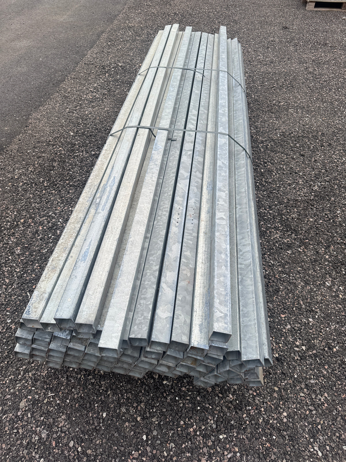 Pall Galvade Fyrkantsrör 50x50mm – 2,76m – ca 75st