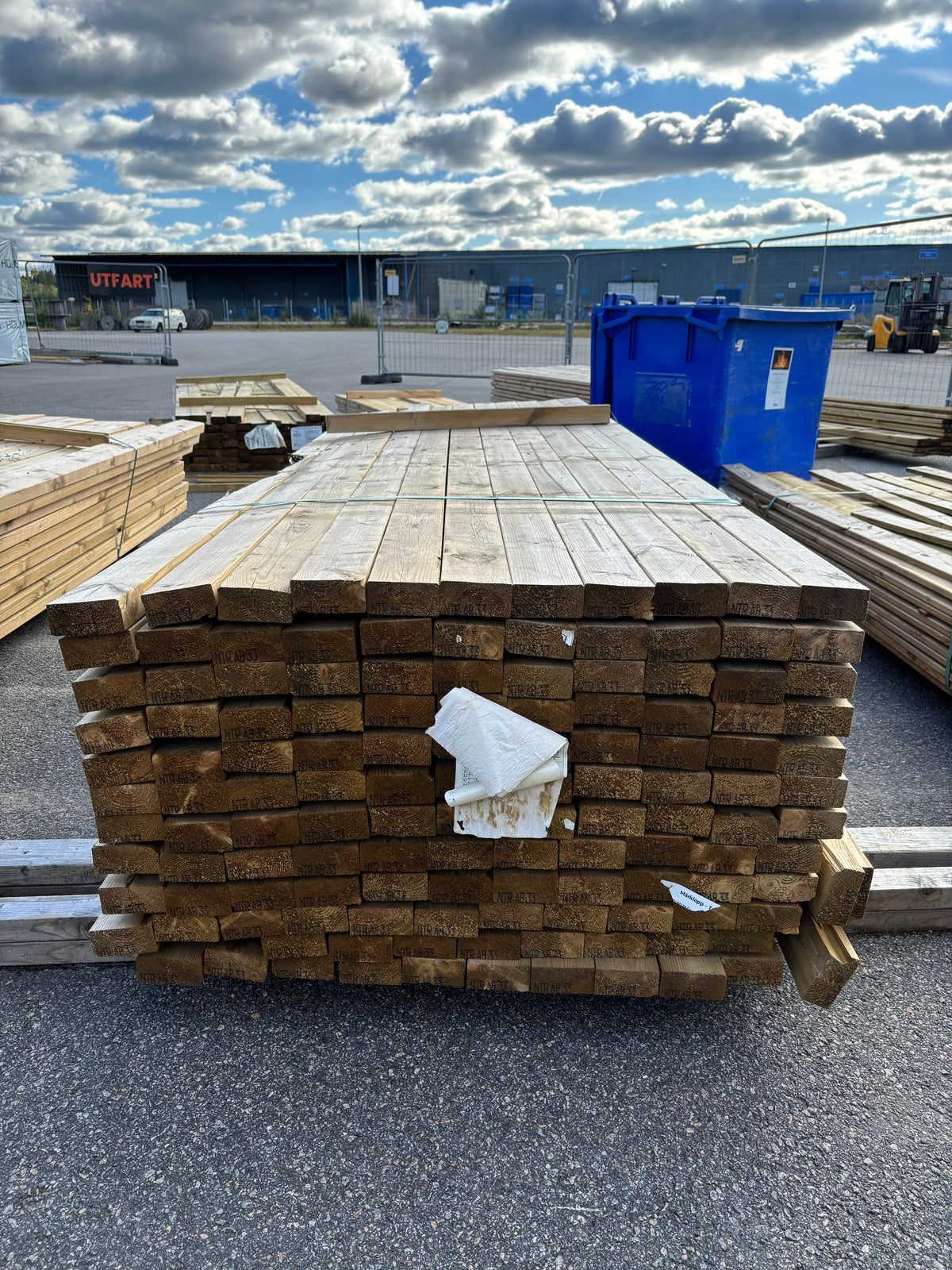 Paket Tryckimpregnerade Reglar 45x95mm 3,30m NTR AB C24 132st