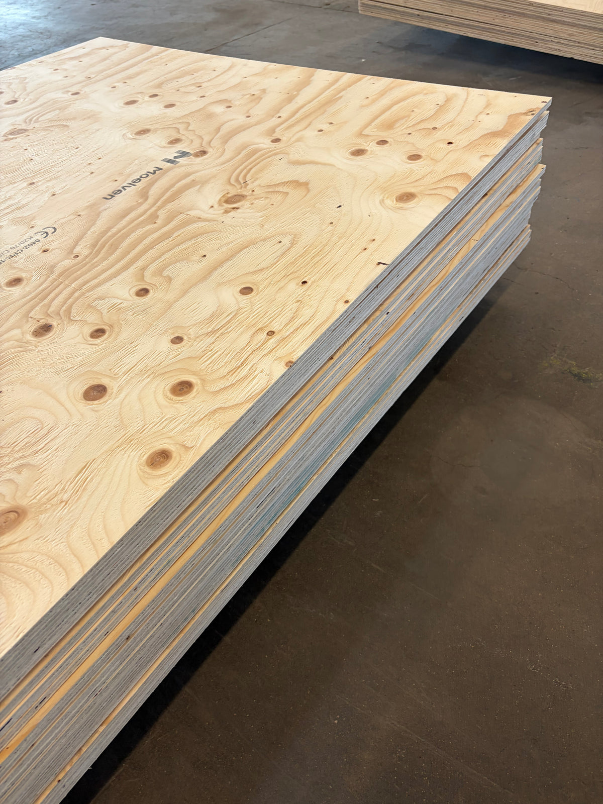 Paket Konstruktionsplywood 12×1200×2400 mm – 20 st