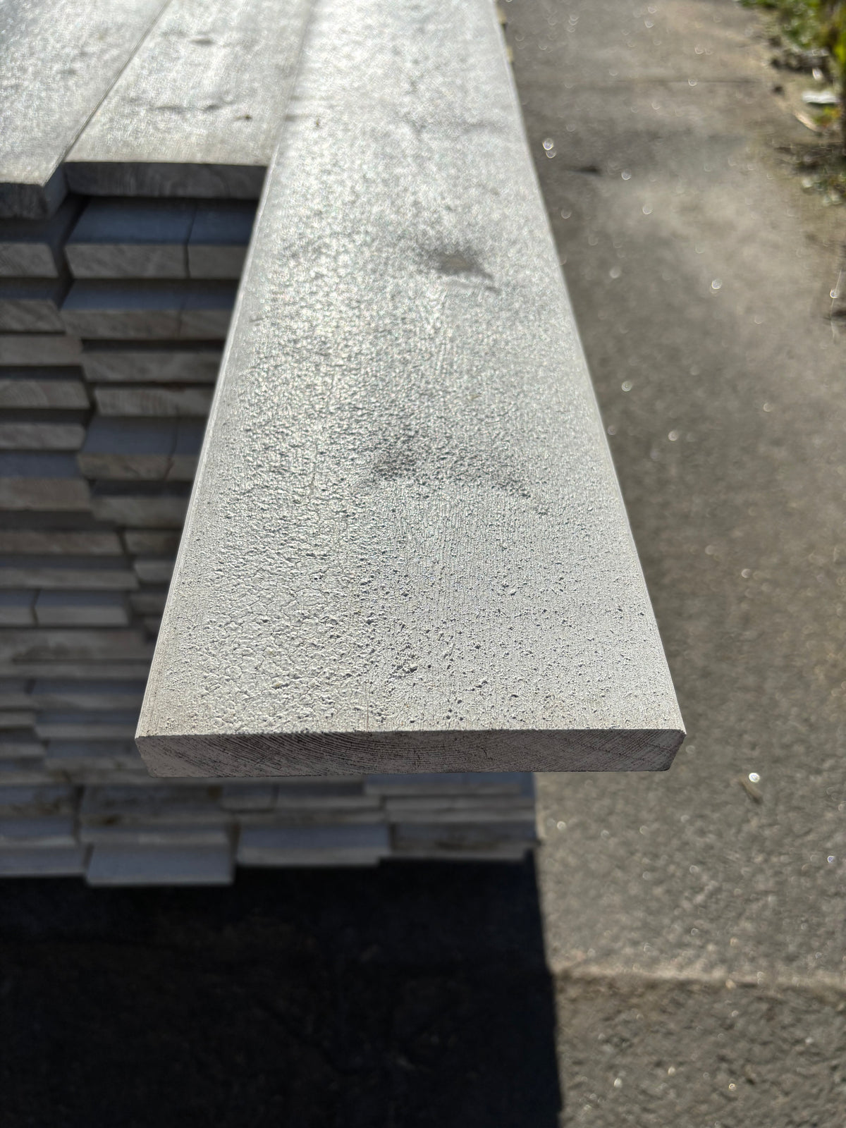 Paket Finsågade Brädor 22x145mm 3,90m 148st Grundmålade