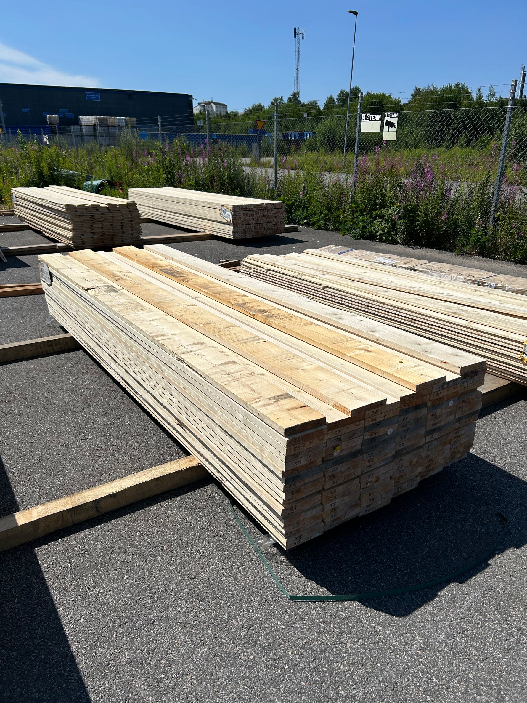 Paket Finsågade Brädor 28x170mm 100st 3.30m Obehandlade