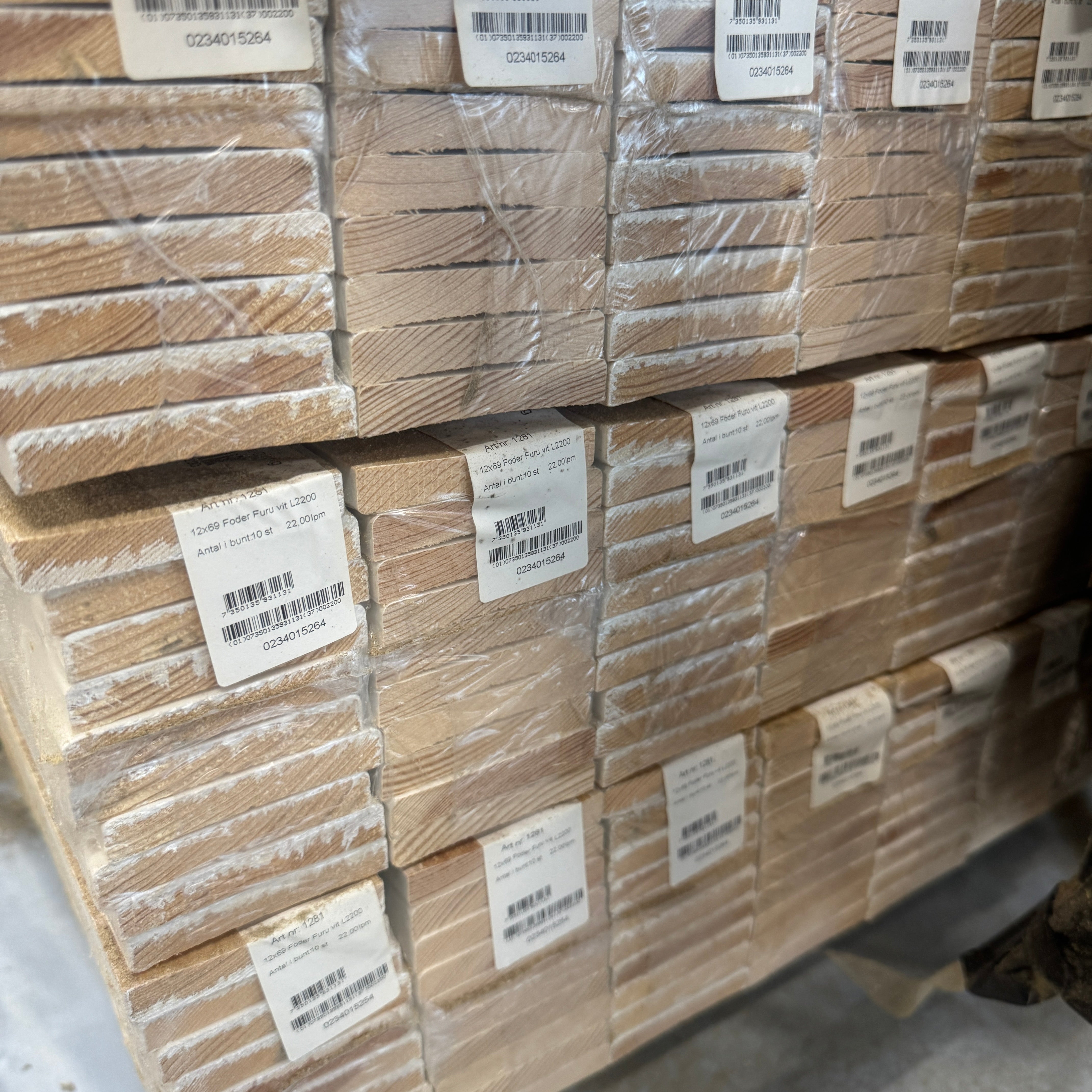 Paket foder 12x69 furu vit 2.20m 10st Vit