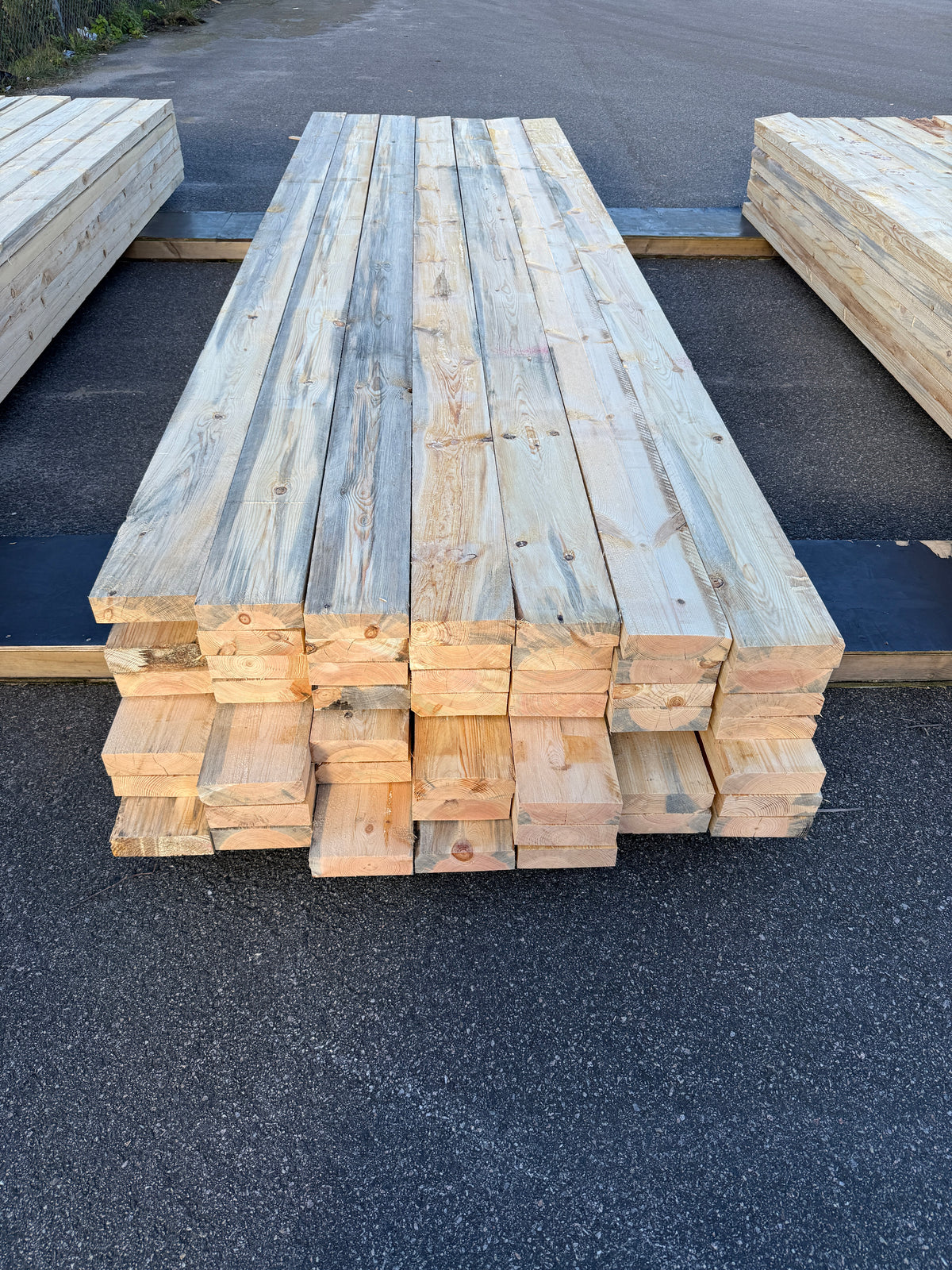 Paket Ohyvlade Reglar 47x150mm (3,30–3,60m) 49st Fuktskadat