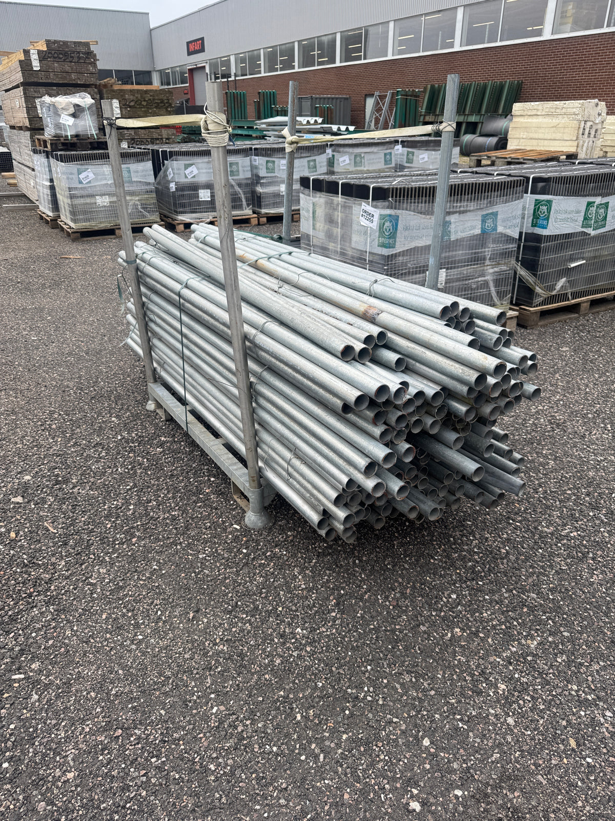 Pall Galvade Stålrör Ø44mm – ca 2,0m – ca 200st