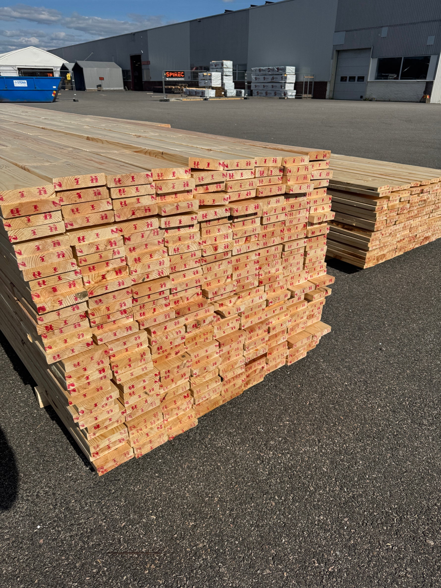 Paket Hyvlad 28x120 – 270st – 4.20–4.50 m – ANDRASORTERING