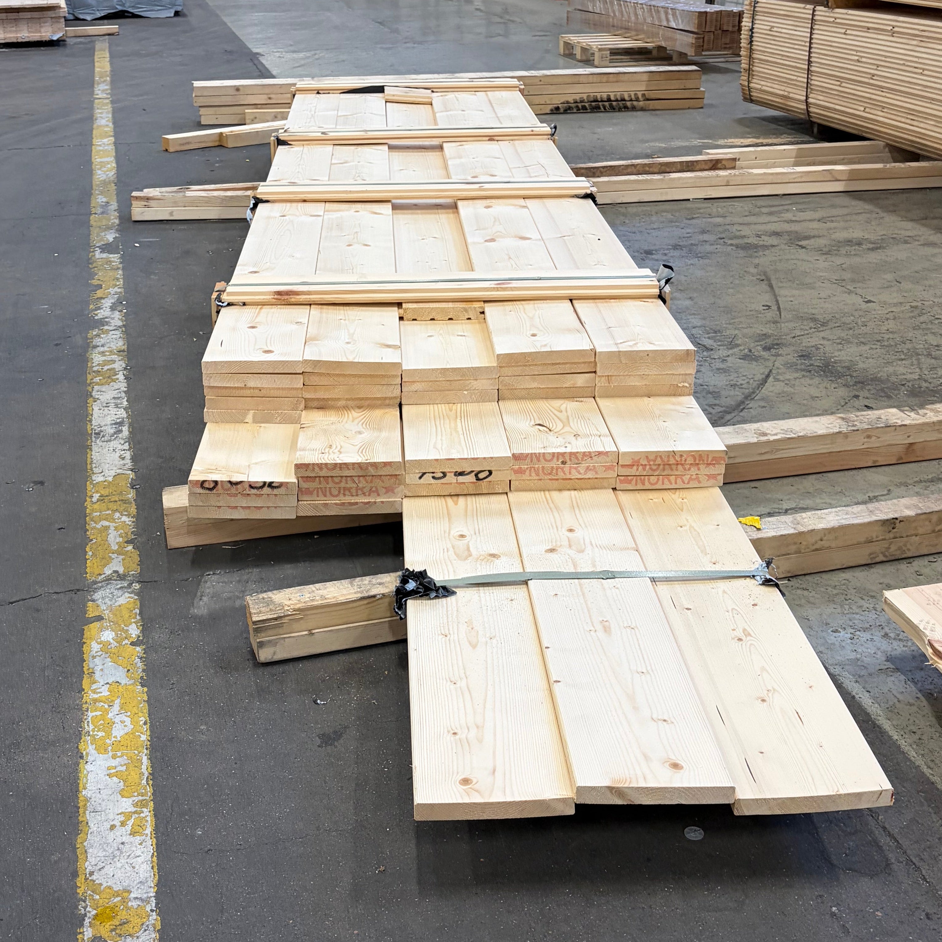 Paket Brädor Runtomhyvlat 26x194mm- 39st (3,90 - 5,10m)