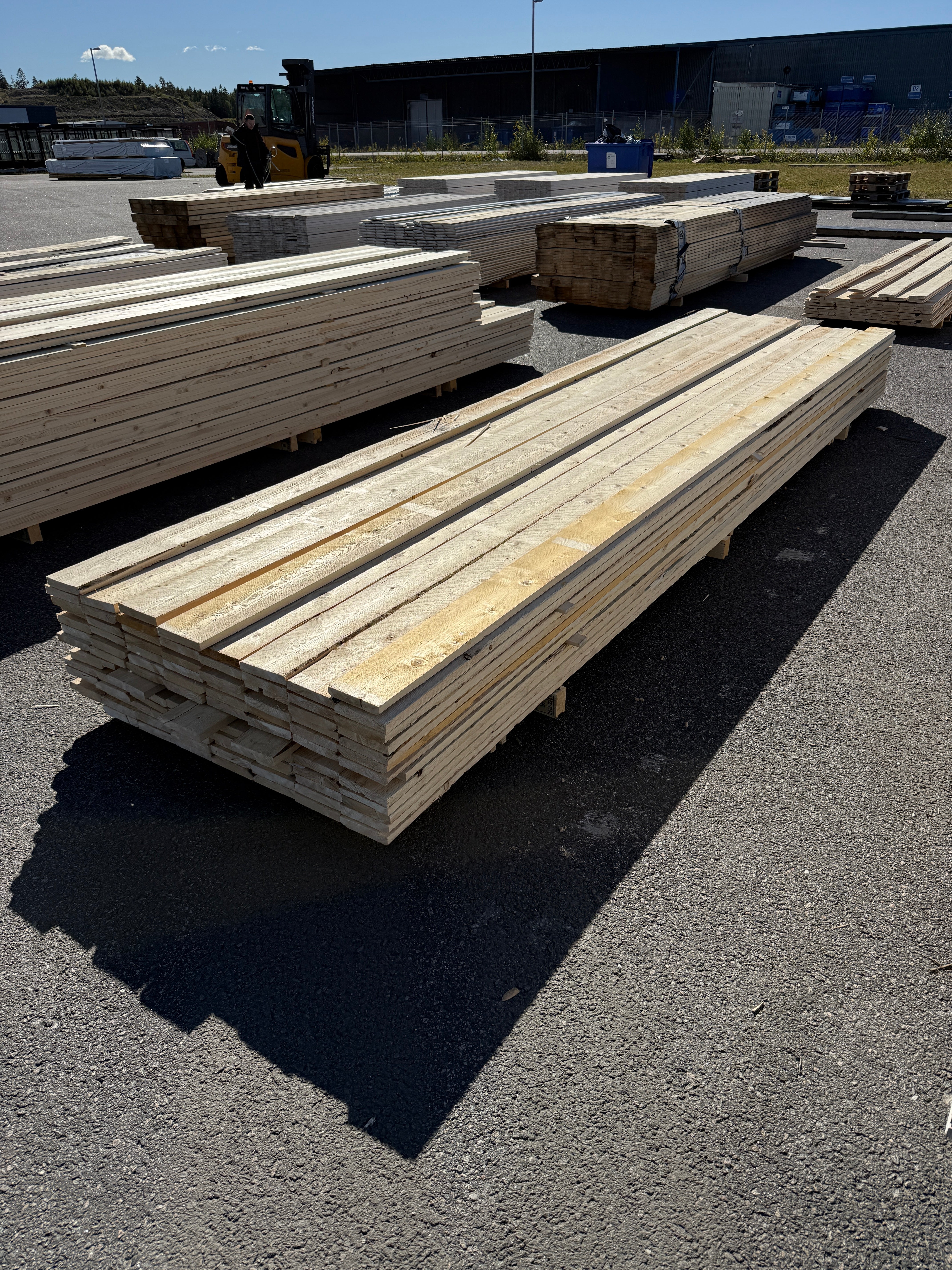 Paket Råsågade Brädor 22x125mm 4,20m 100st