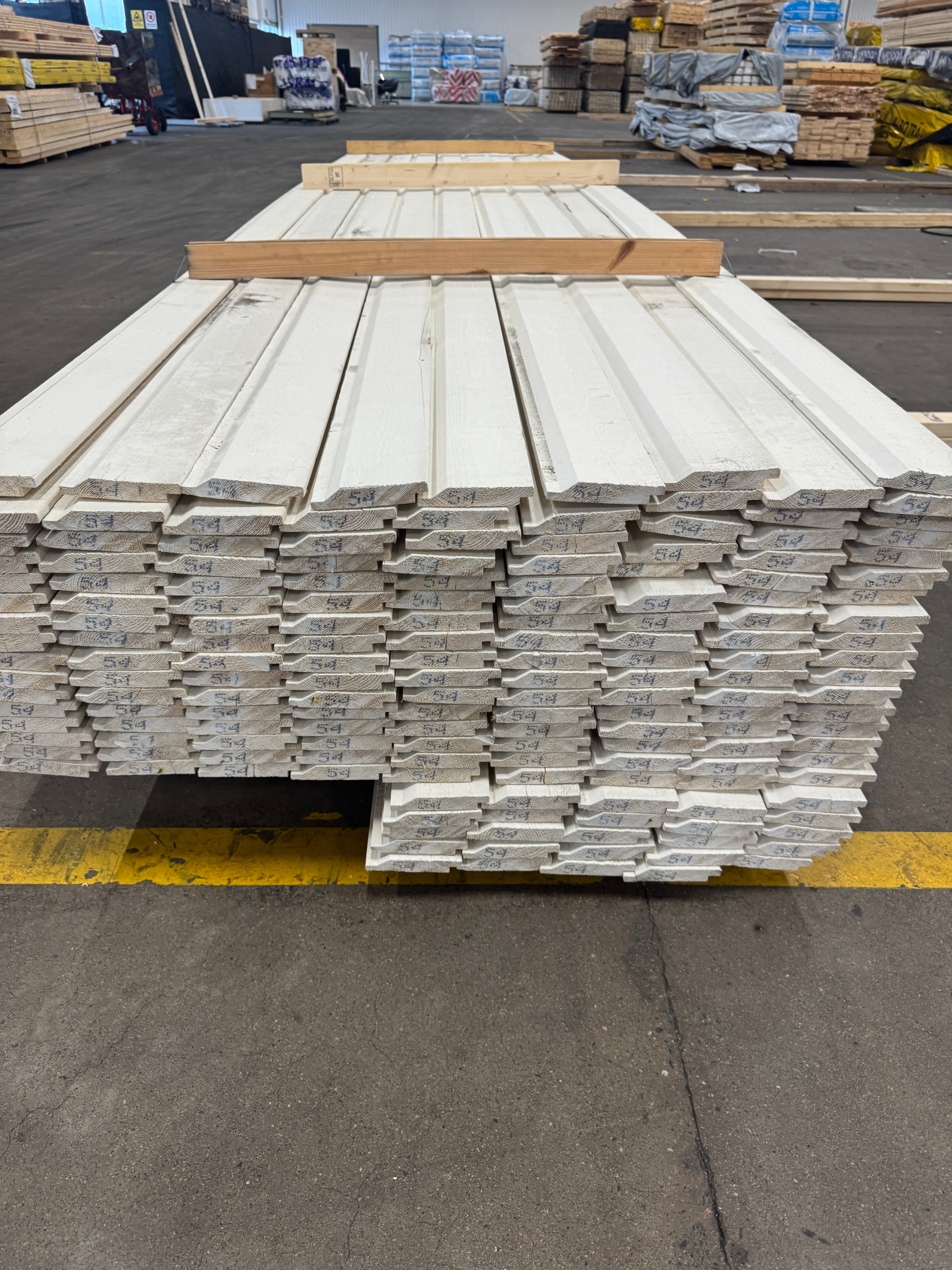 Paket Ytterpanel Enkelfas Halvspont 22x120mm – 164 st (4,80–5,40 m, gran, vitmålad)
