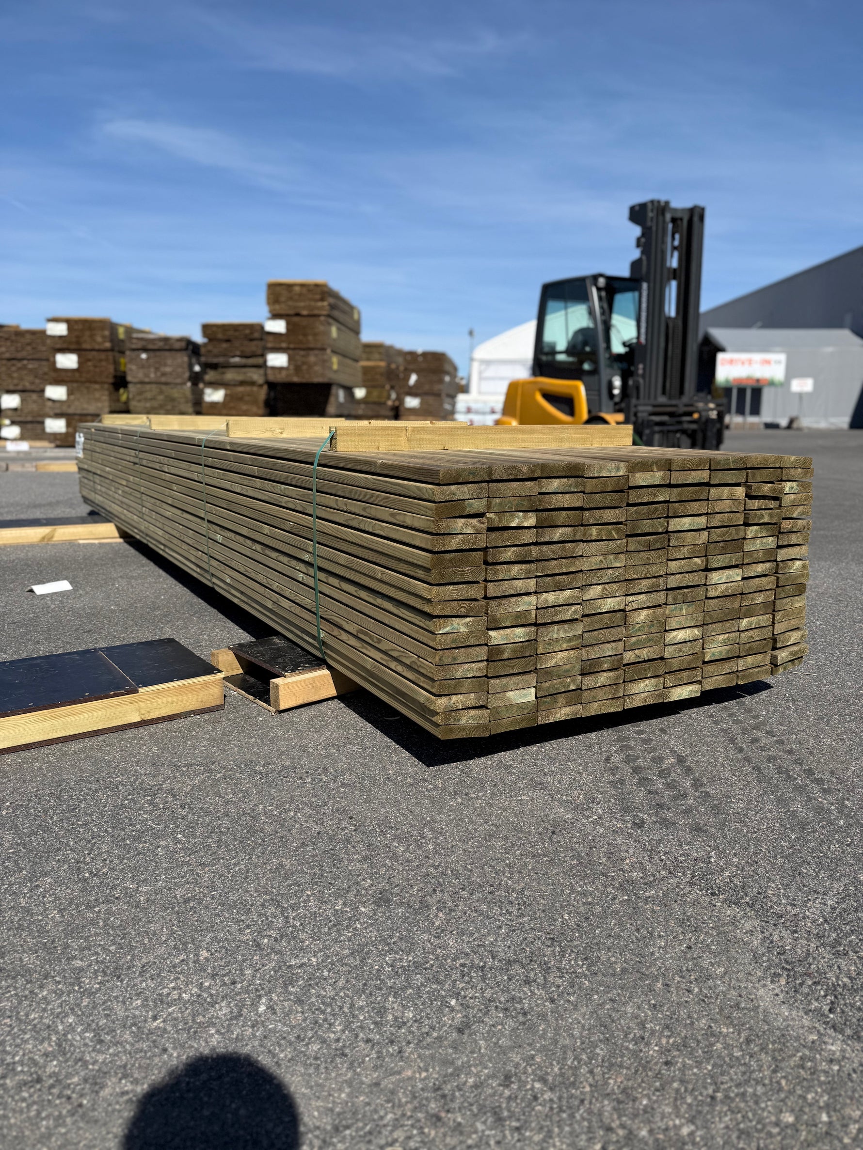 Paket Tryckimpregnerad Rillad Trall 28x120mm, 153st 4,80m