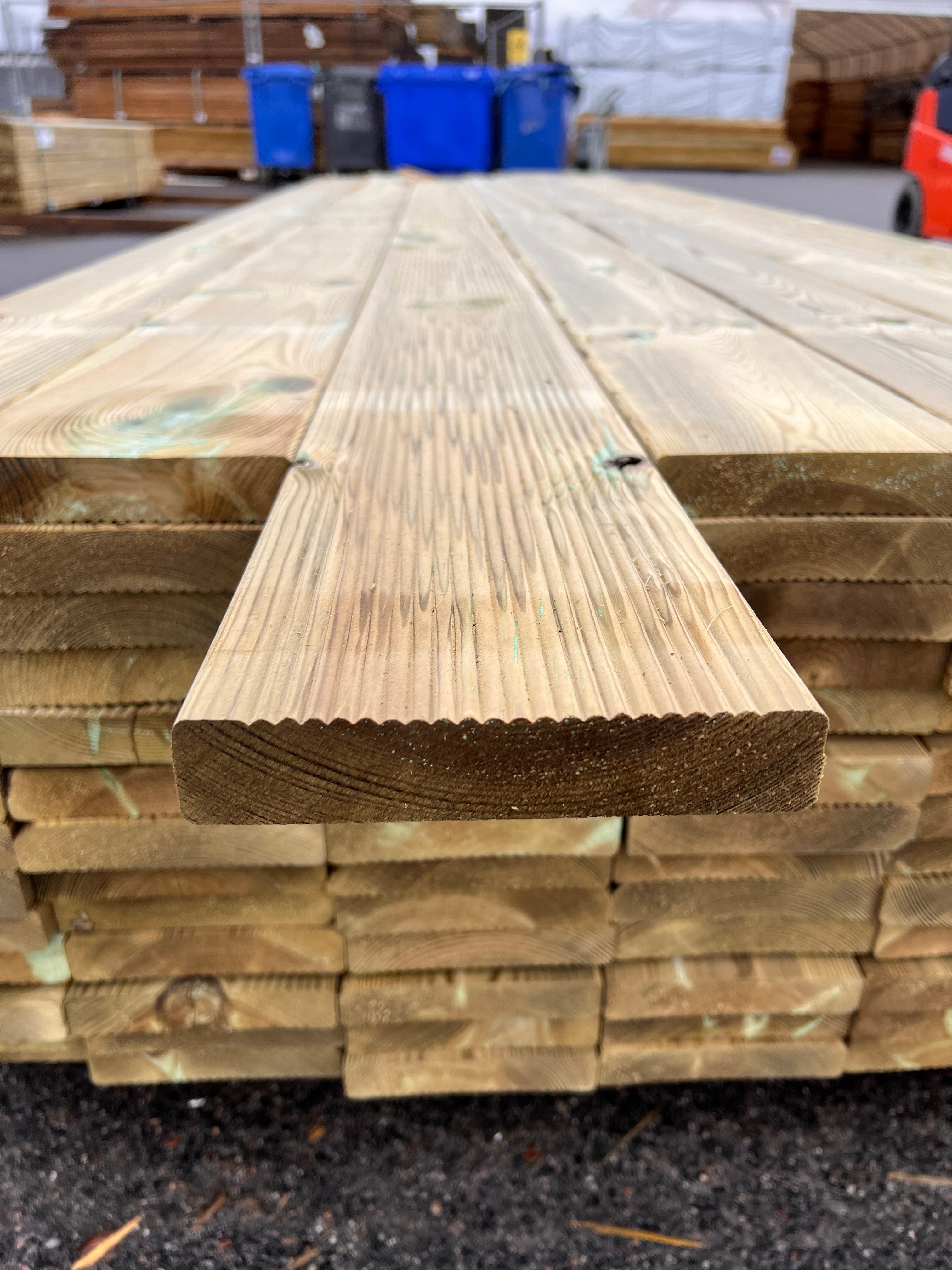 Paket Rillad Trall Tryckimpregnerad 28x145mm – 91 st (3,0 m, Furu, B-sort)