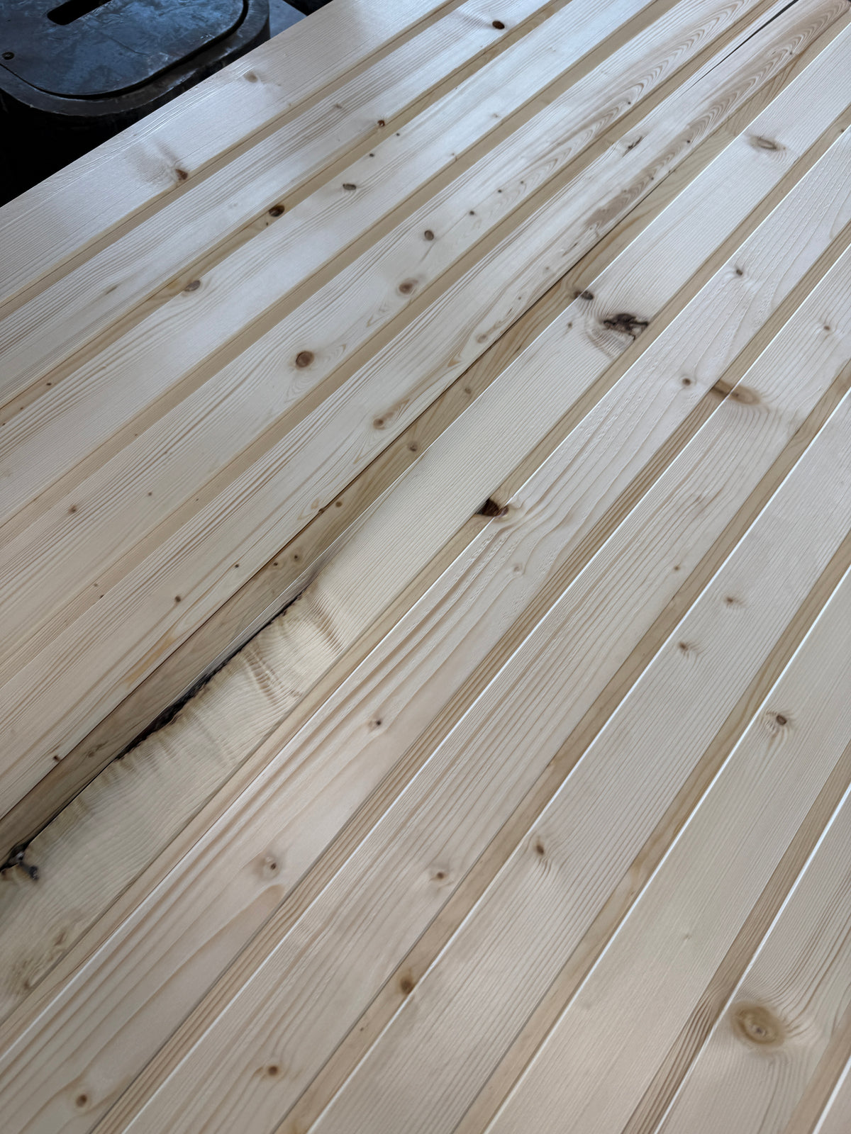 Bastupanel 12x70mm- 2,40m (Säljs per bunt) 1,2kvm- Andra Sortering