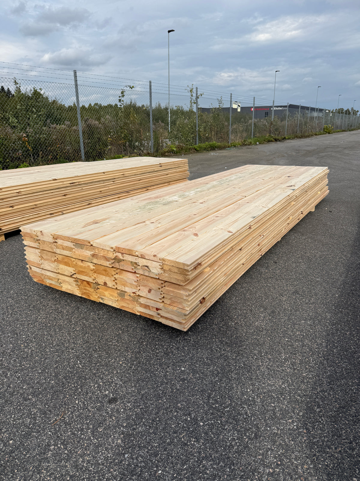 Paket Spontade Brädor 27x145mm Furu 3,60m – 96st (Andra Sortering)