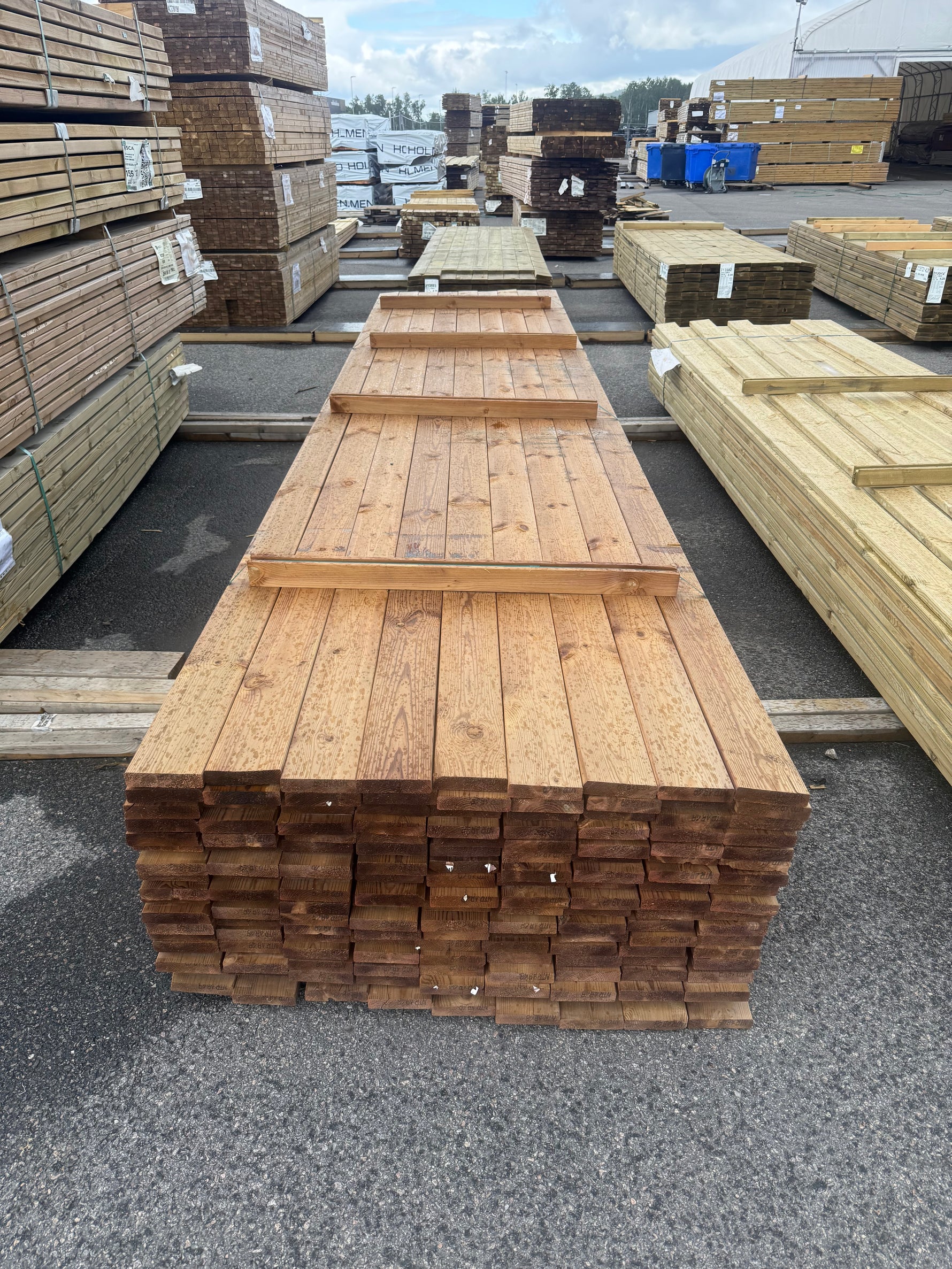 Paket Brunimpregnerad Trall 28x120mm 4.80m 153st Andra- sortering