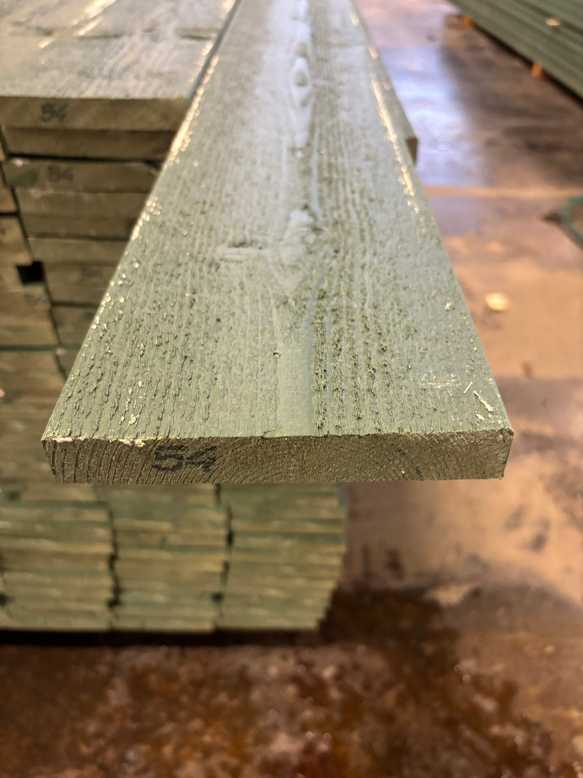 Paket Finsågade Brädor 22×145 mm Mellanstrukna 5,40 m – 210 st