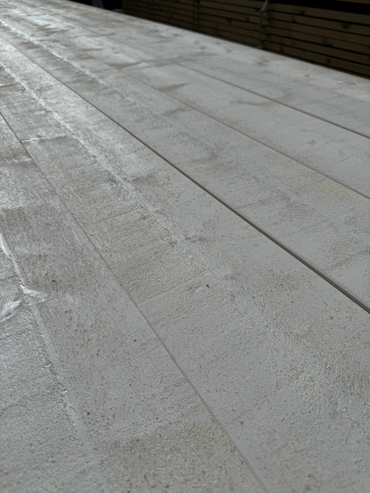 Paket Finsågade Brädor 22x170mm, 150st 5,40m Grundmålade