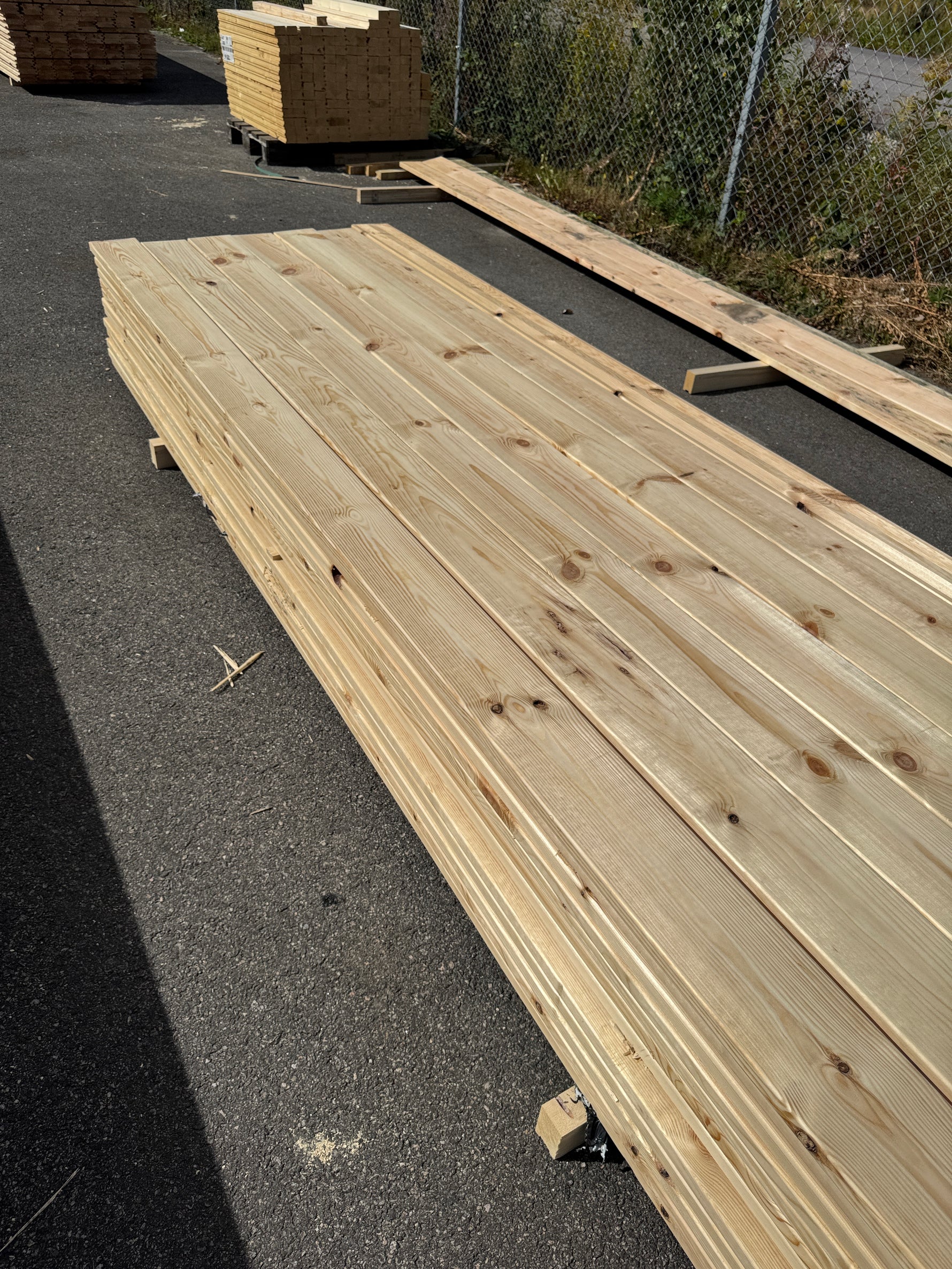 Paket Rillad 28x145 – 84st – 4.80–5.40 m – ANDRASORTERING