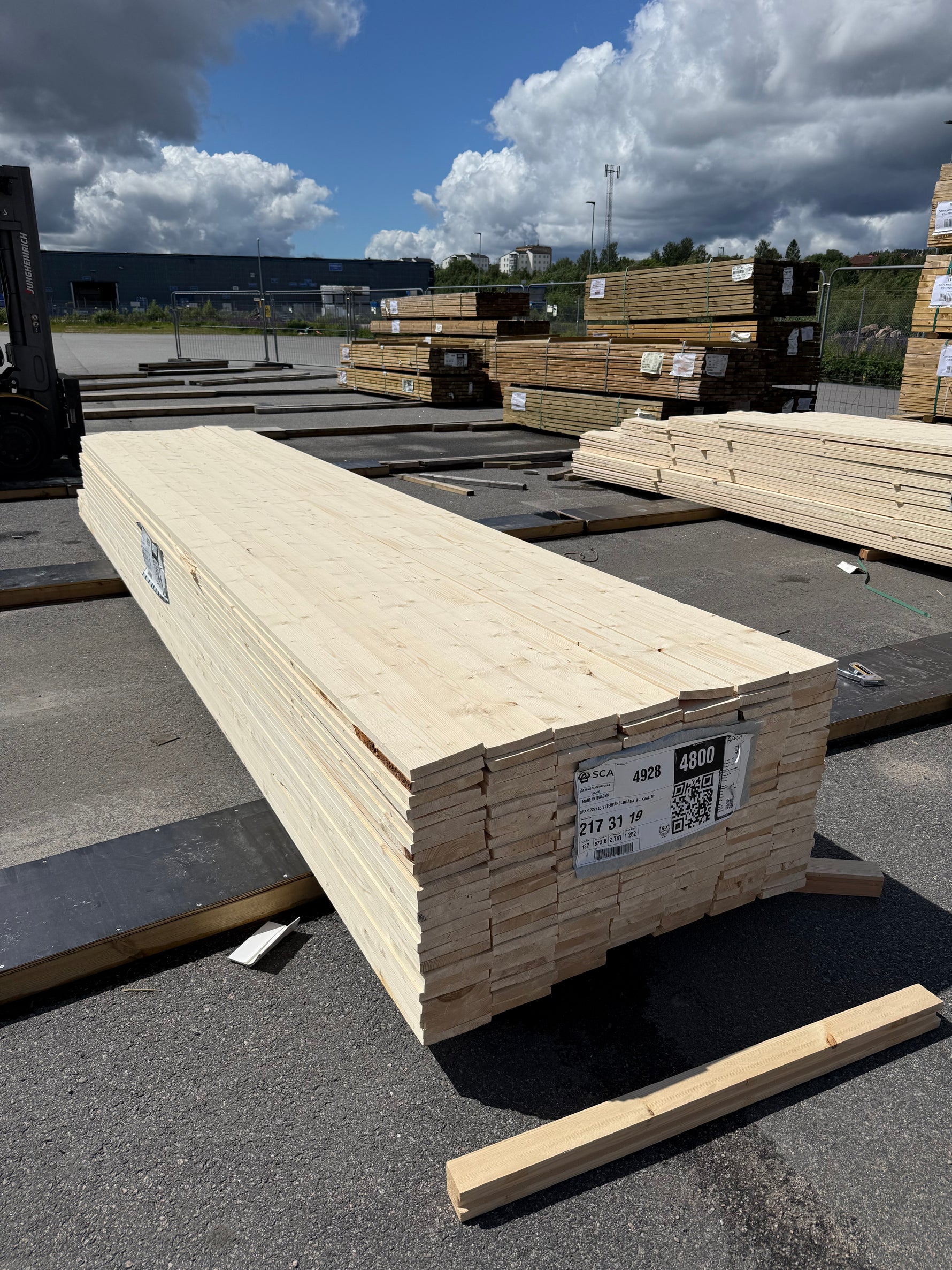 Paket Finsågade Brädor 22x145mm, 181st 4,80–5,40m (Andra-sortering)